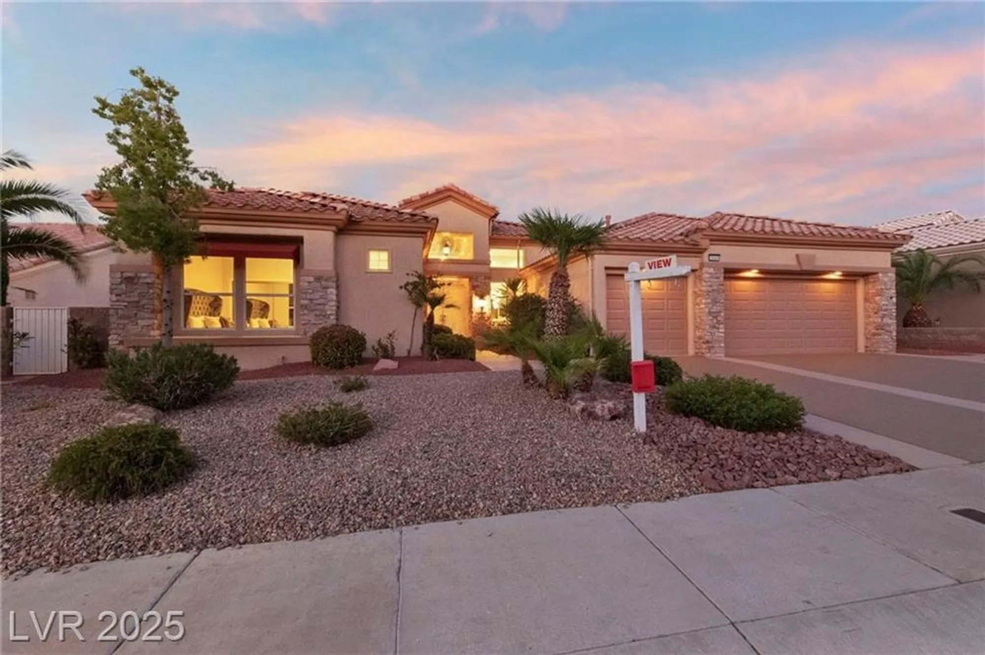 Property Slideshow image 52 of 56 | 2548 faiss dr, Las Vegas, NV, 89134