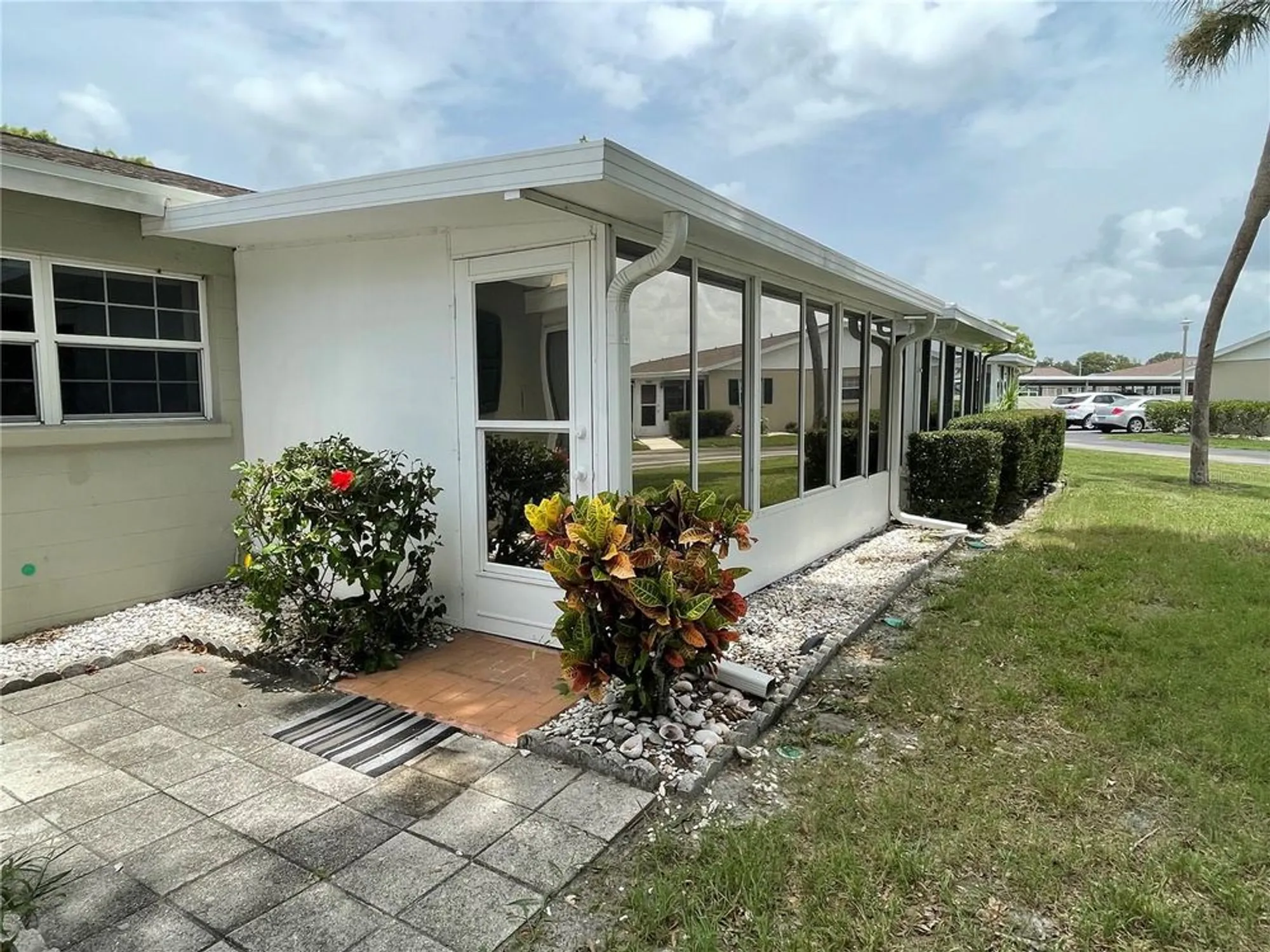 Property Slideshow image 10 of 15 | 2687 golf course dr 219, Sarasota, FL, 34234