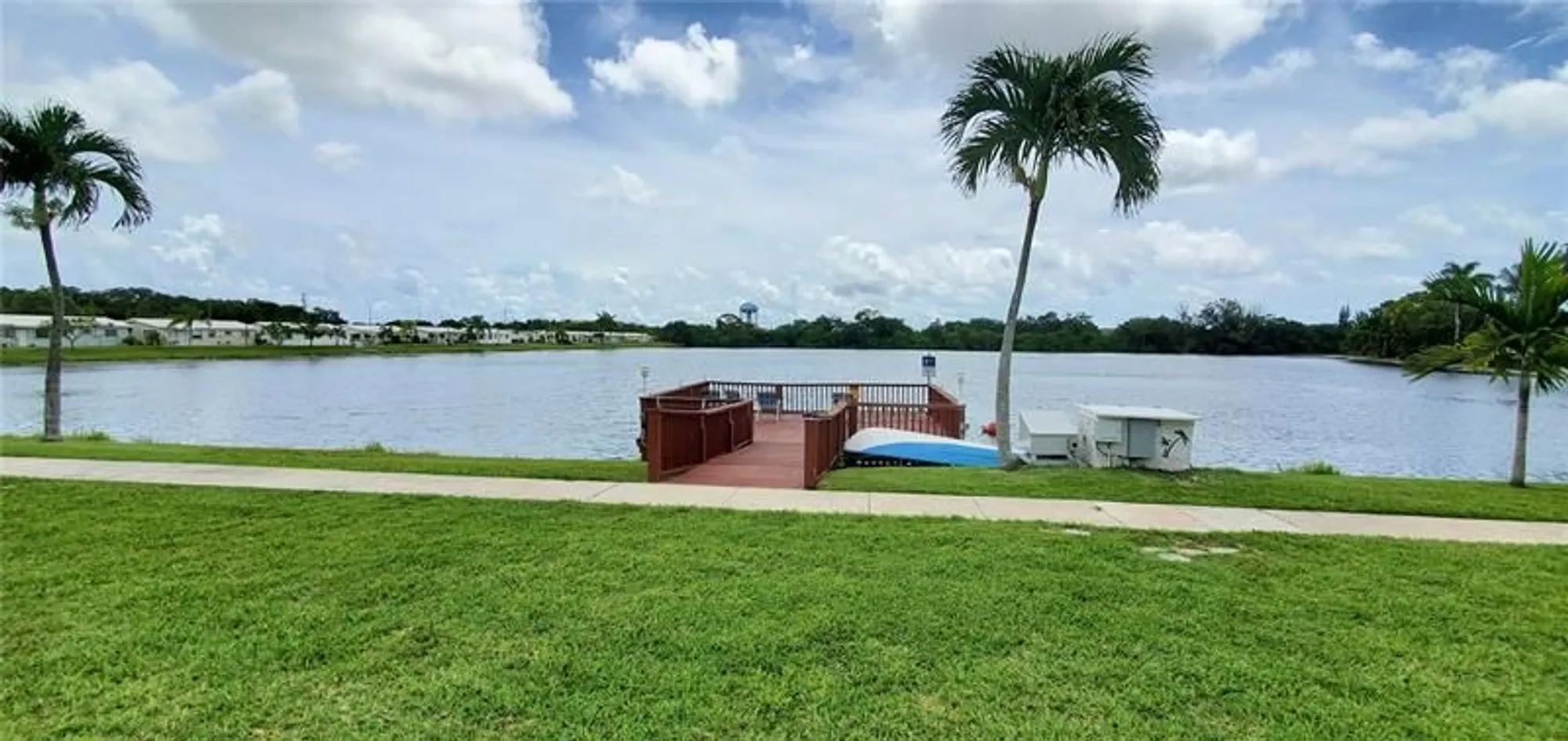 Property Slideshow image 35 of 49 | 2300 park ln 311, Hollywood, FL, 33021