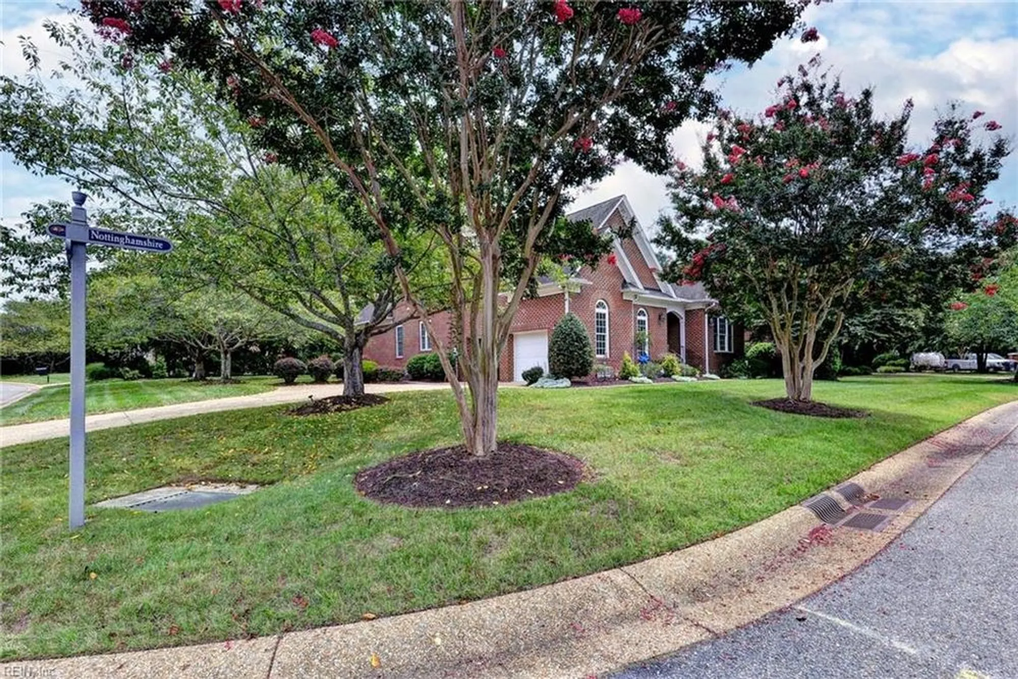 Property Slideshow image 34 of 37 | 104 nottinghamshire, Williamsburg, VA, 23188