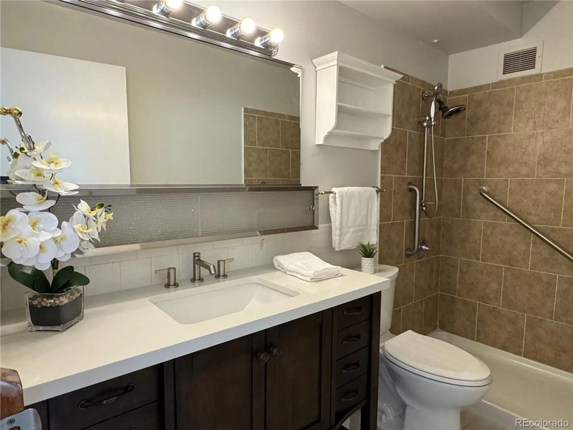 Property Slideshow image 6 of 12 | 755 s alton way 12c, Denver, CO, 80247