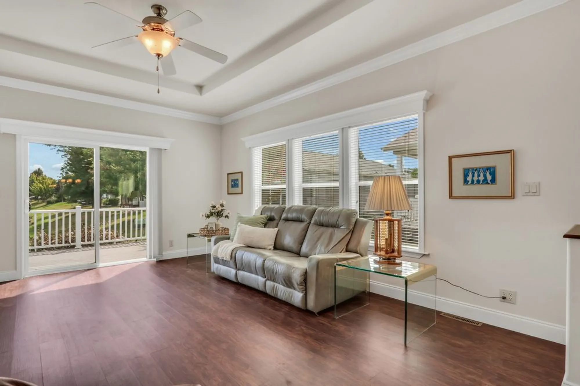 Property Slideshow image 13 of 24 | 305 legacy ct, Grayslake, IL, 60030