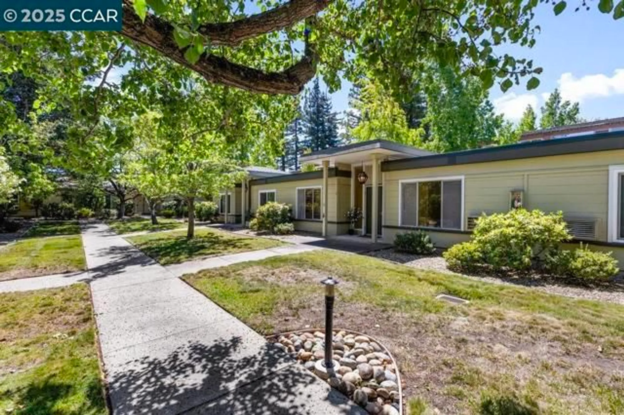 Property Slideshow image 3 of 28 | 1833 skycrest dr 2, Walnut Creek, CA, 94595