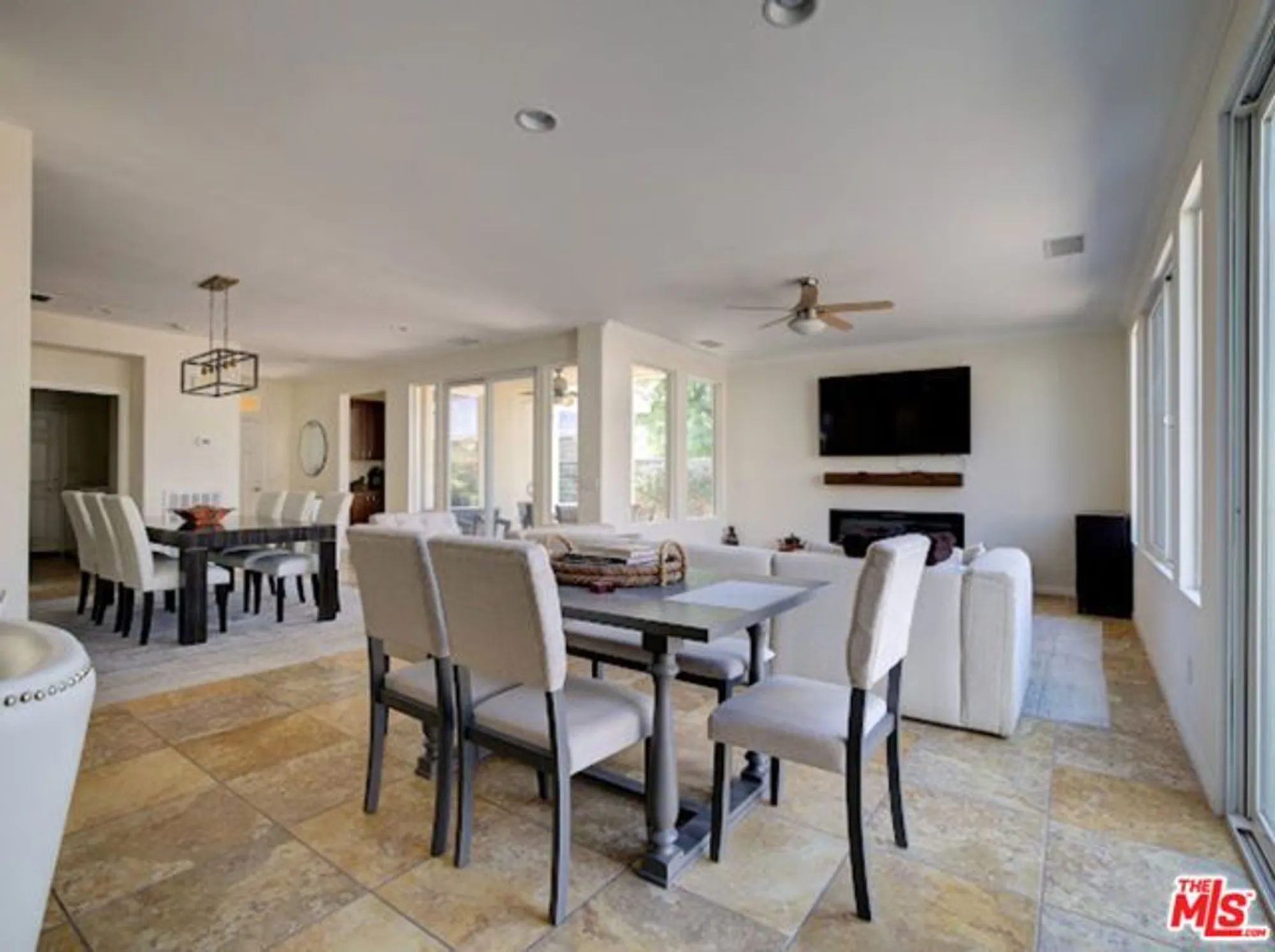 Property Slideshow image 13 of 38 | 81634 desert willow dr, La Quinta, CA, 92253