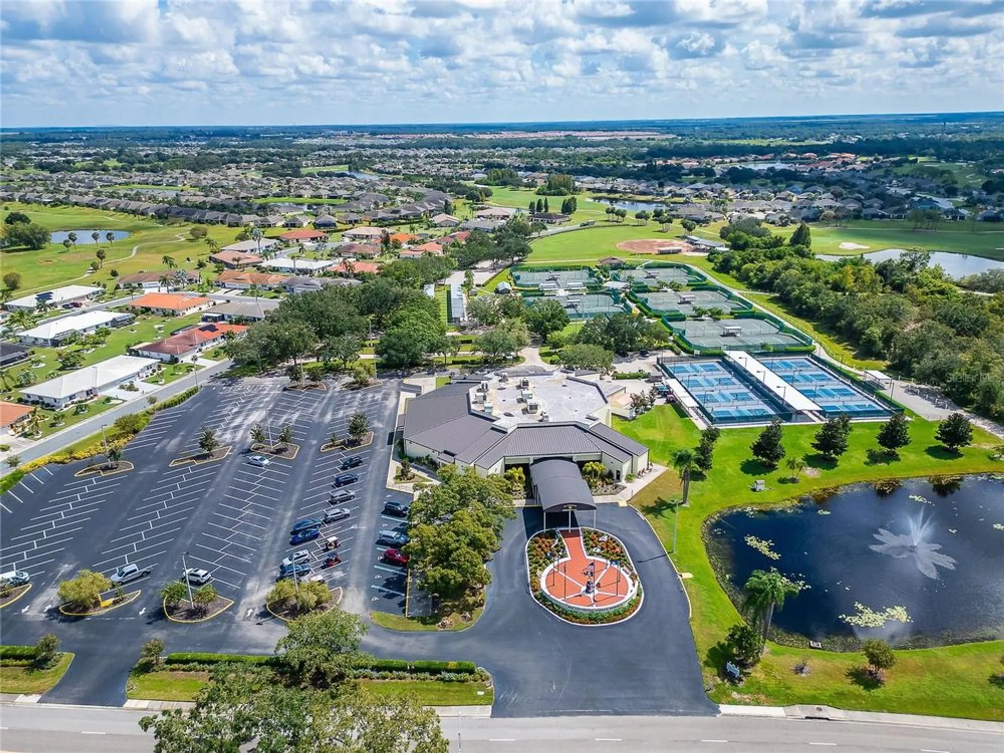 Property Slideshow image 64 of 81 | 334 northway dr, Sun City Center, FL, 33573