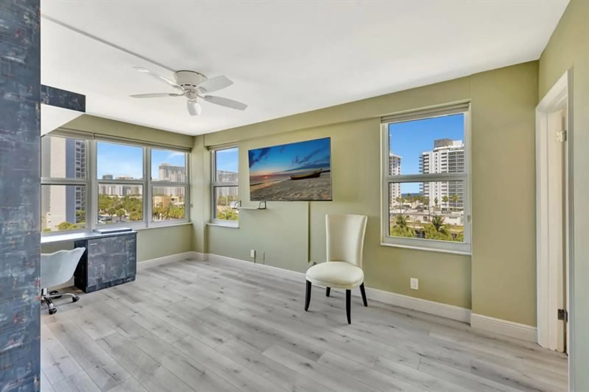 Property Slideshow image 22 of 50 | 3333 ne 34th st 608, Fort Lauderdale, FL, 33308