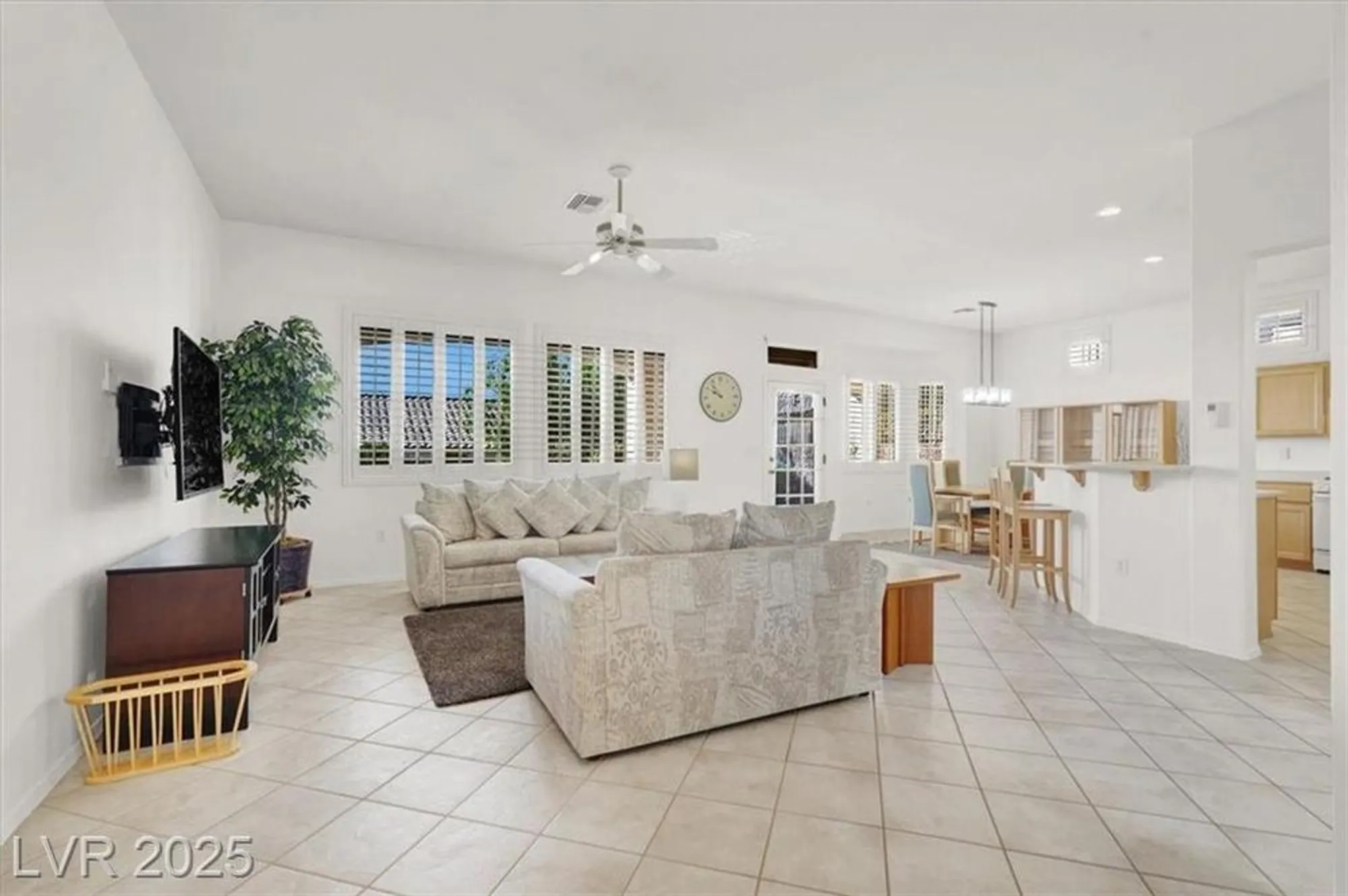 Property Slideshow image 7 of 41 | 10713 brinkwood ave, Las Vegas, NV, 89134