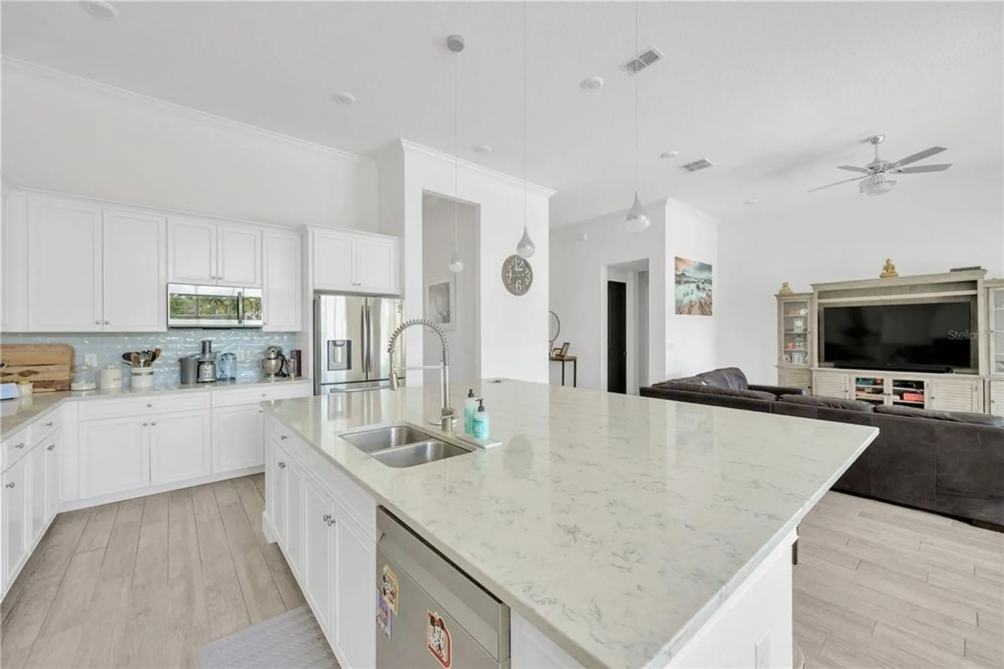 Property Slideshow image 10 of 59 | 832 manns harbor dr, Apollo Beach, FL, 33572