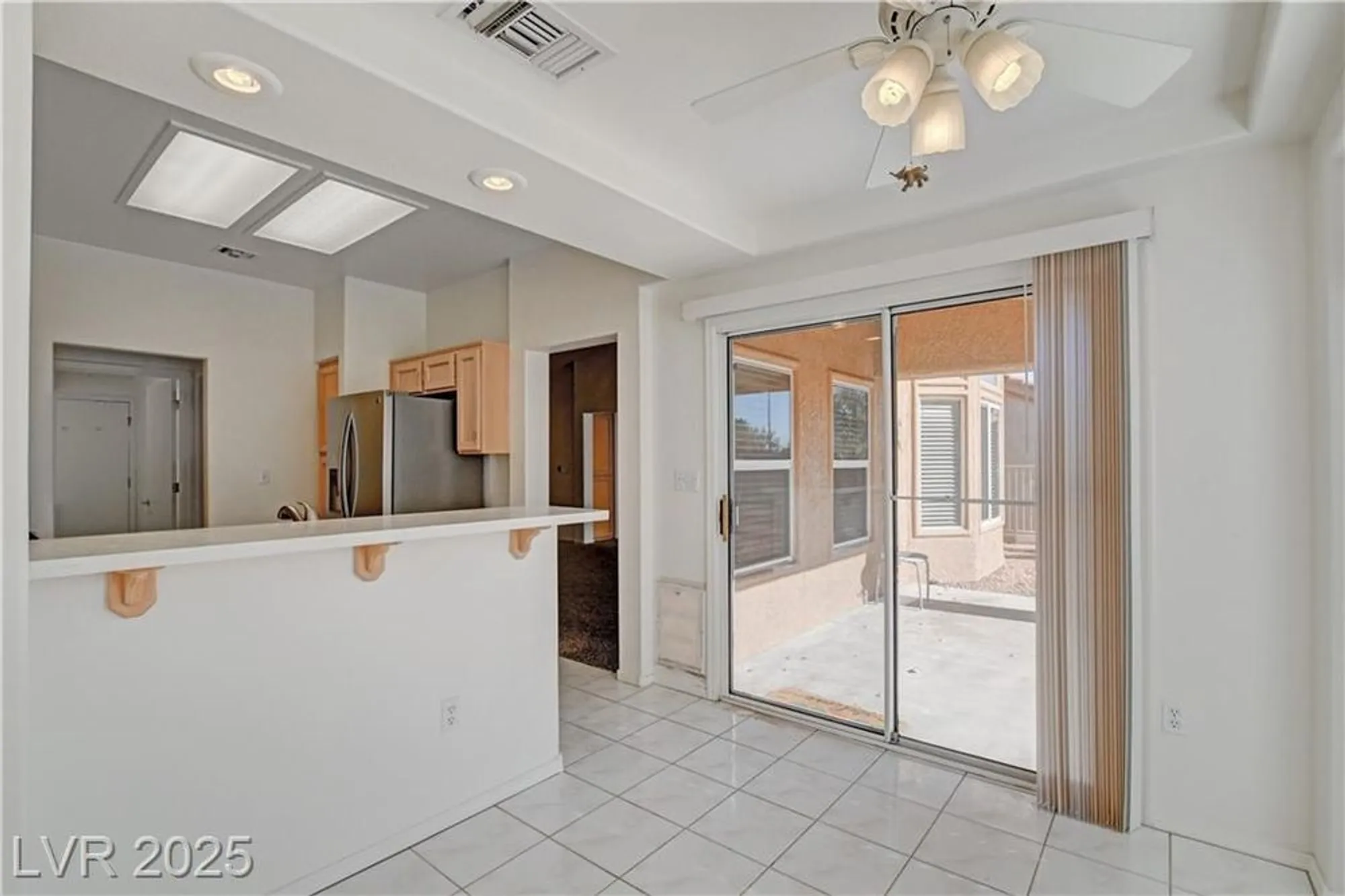 Property Slideshow image 14 of 71 | 10113 cresent creek dr, Las Vegas, NV, 89134