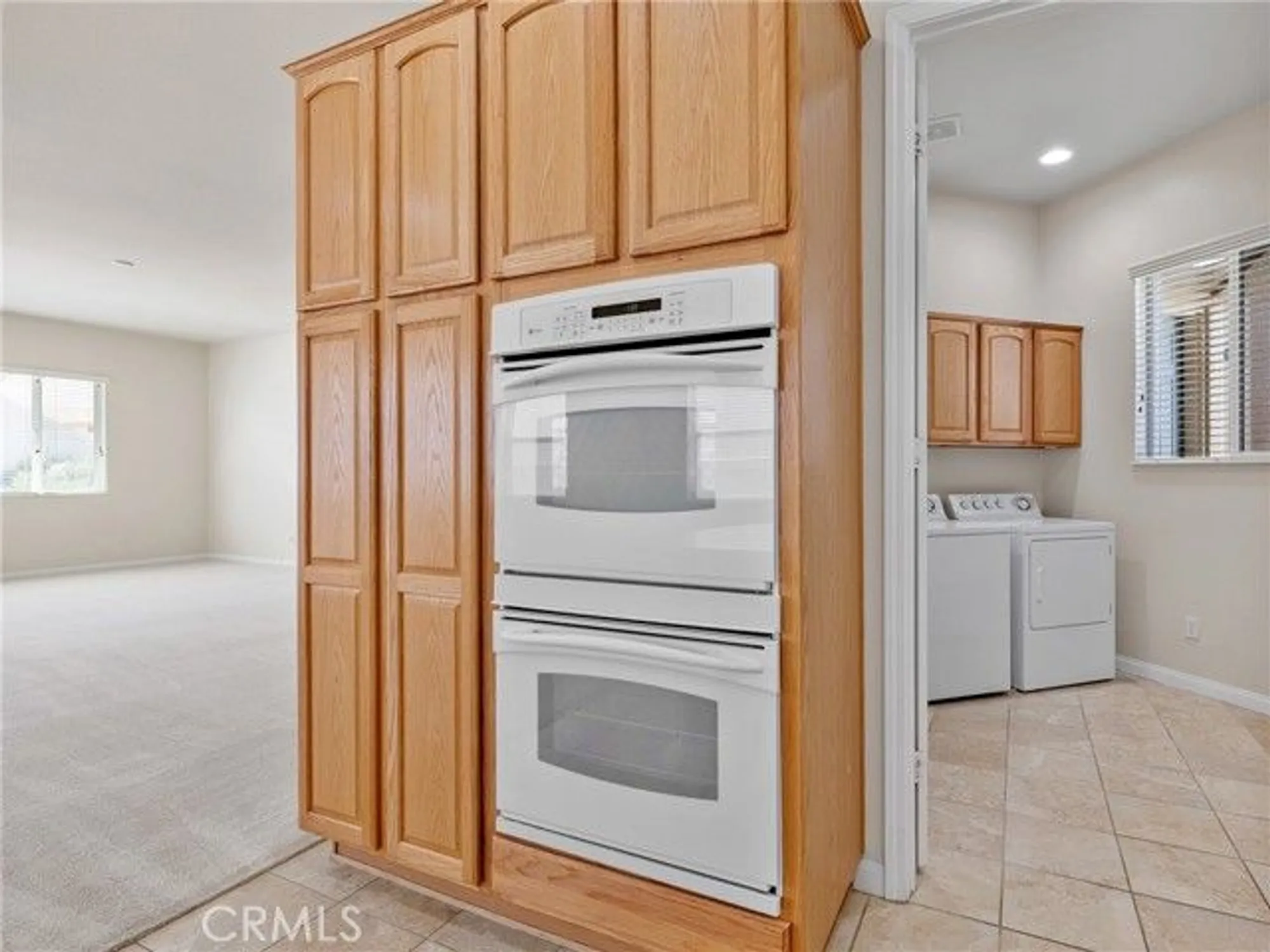 Property Slideshow image 13 of 38 | 19301 galloping hill rd, Apple Valley, CA, 92308