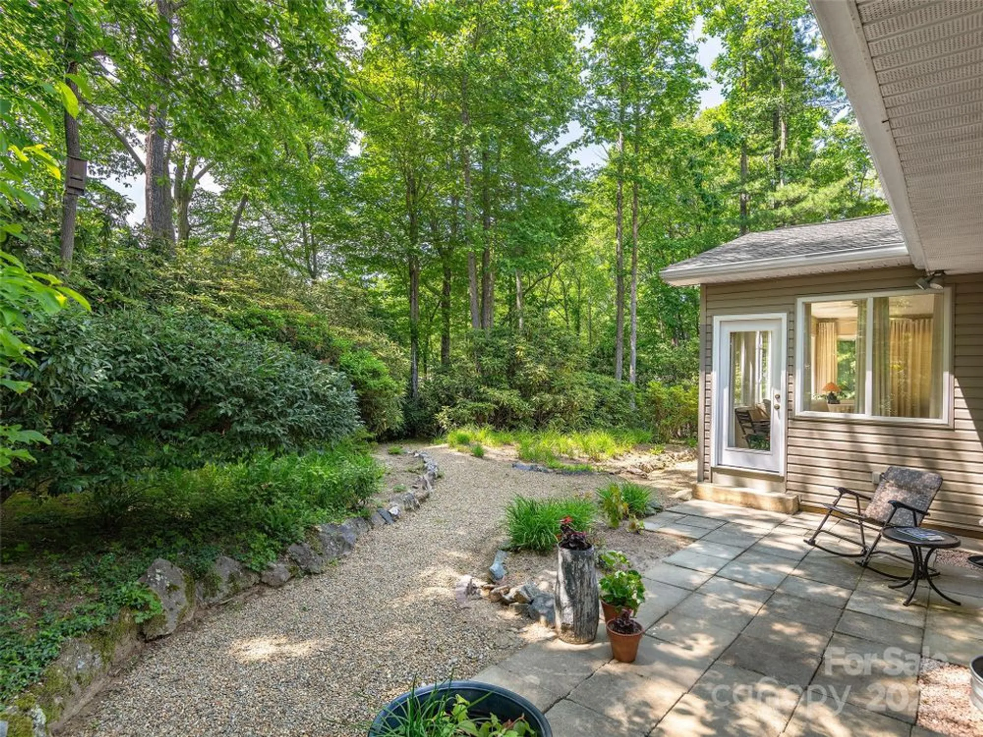 Property Slideshow image 23 of 37 | 306 croydon dr, Hendersonville, NC, 28791