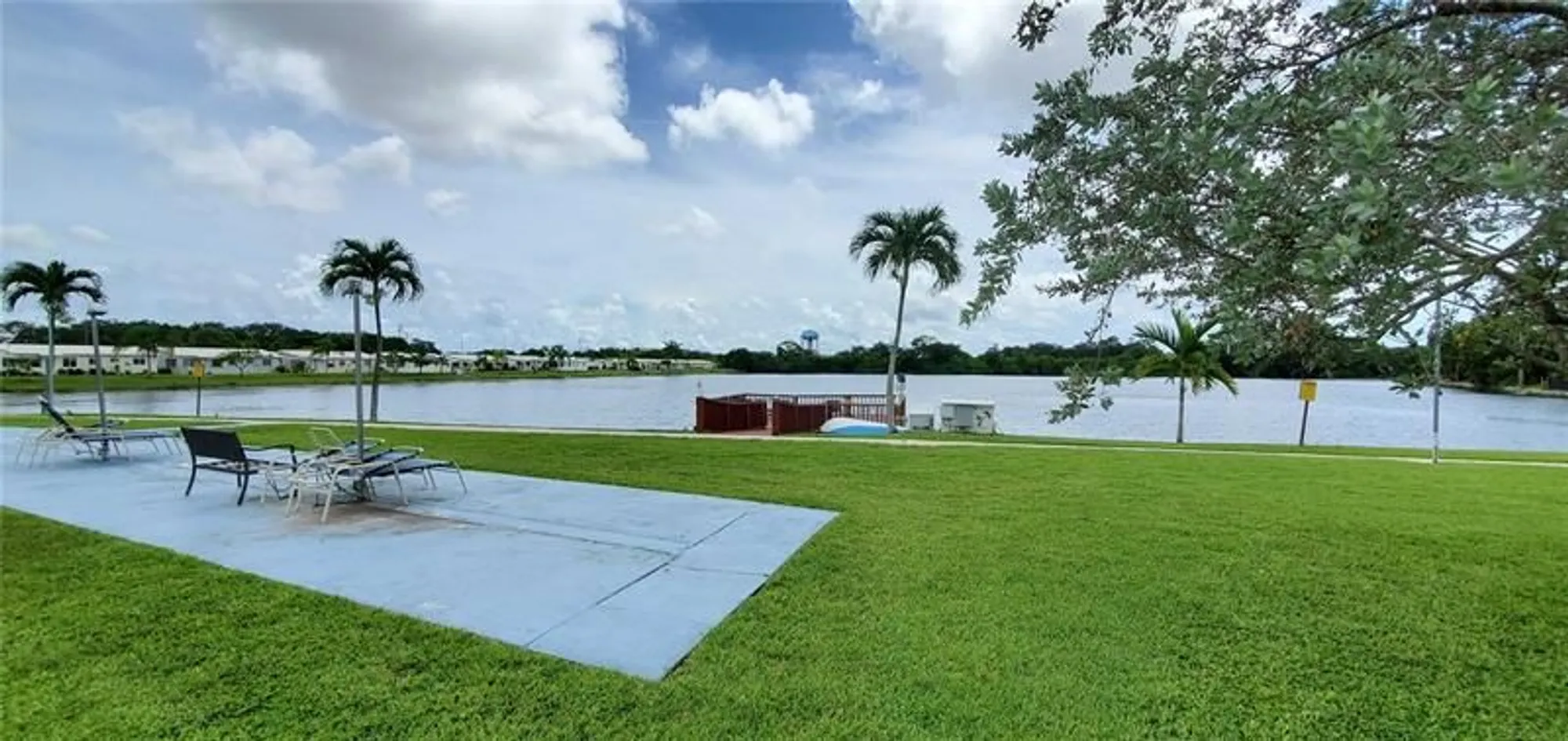 Property Slideshow image 32 of 49 | 2300 park ln 311, Hollywood, FL, 33021