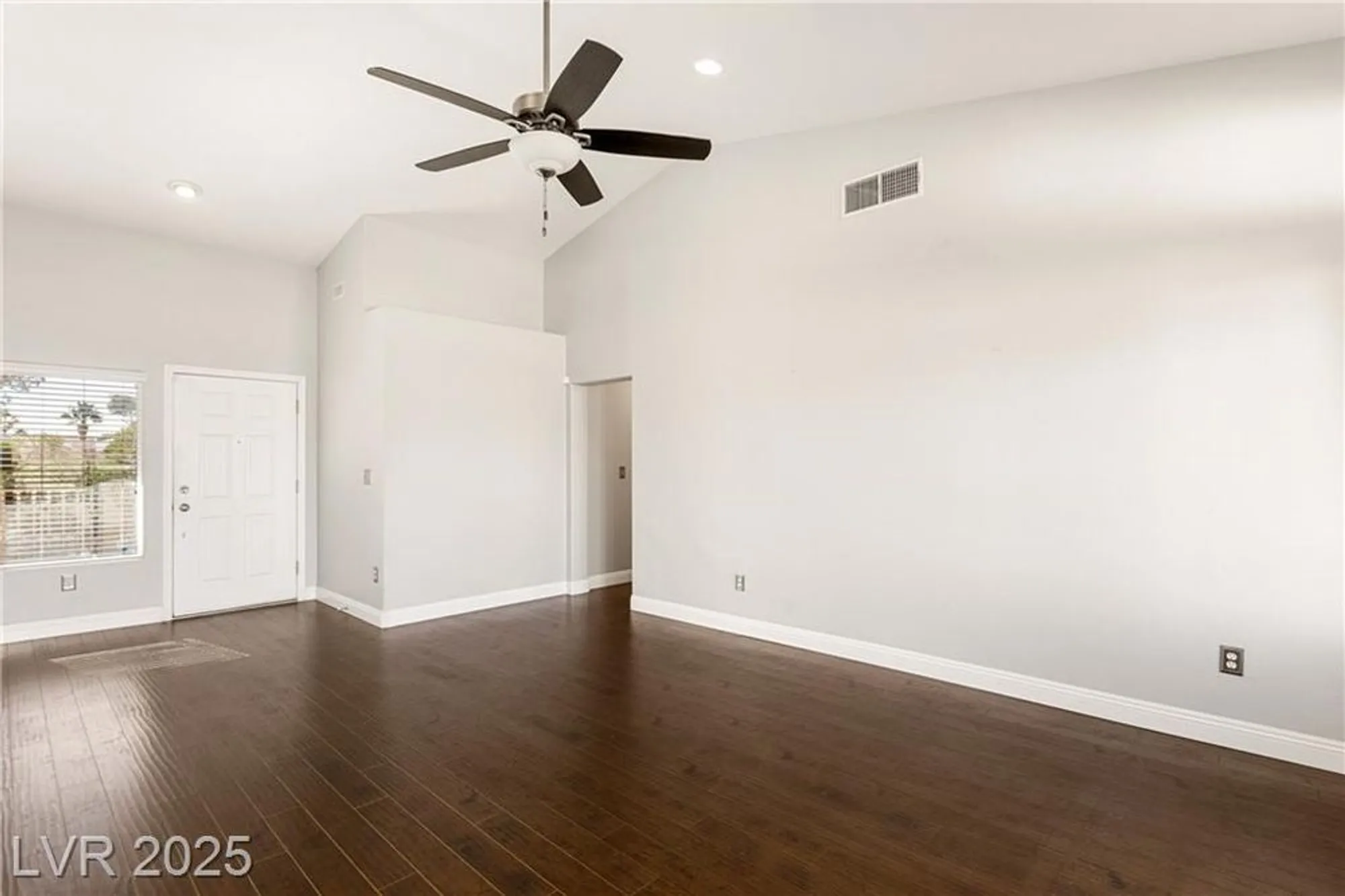 Property Slideshow image 7 of 27 | 10416 frostburg ln, Las Vegas, NV, 89134