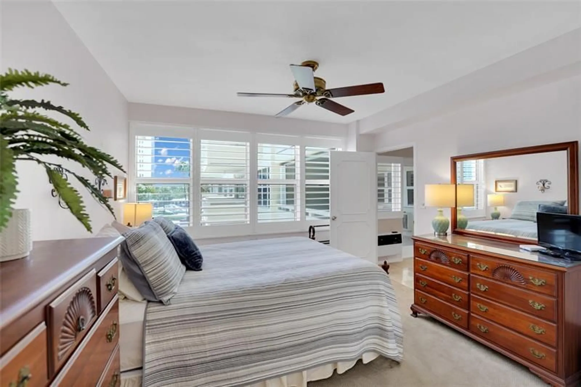 Property Slideshow image 15 of 45 | 3200 ne 36th st 319, Fort Lauderdale, FL, 33308