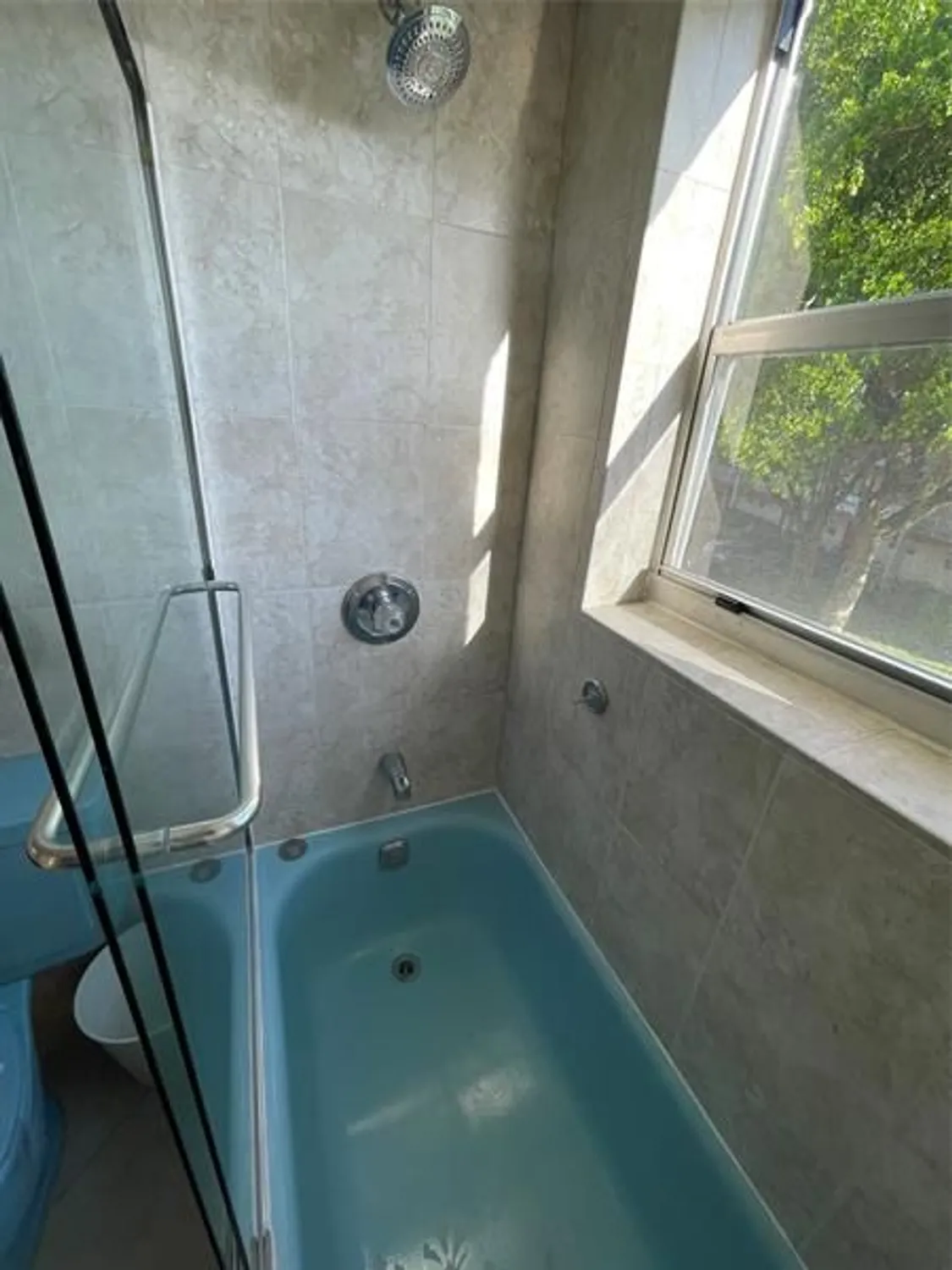 Property Slideshow image 13 of 31 | 1025 country club dr 301, Margate, FL, 33063