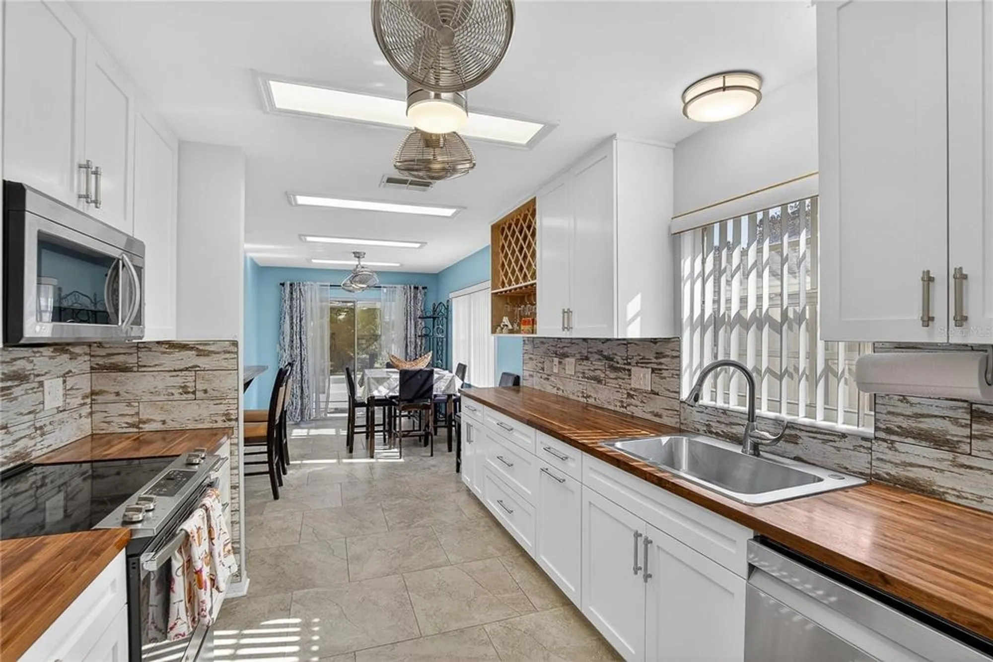 Property Slideshow image 33 of 51 | 804 mccallister ave, Sun City Center, FL, 33573