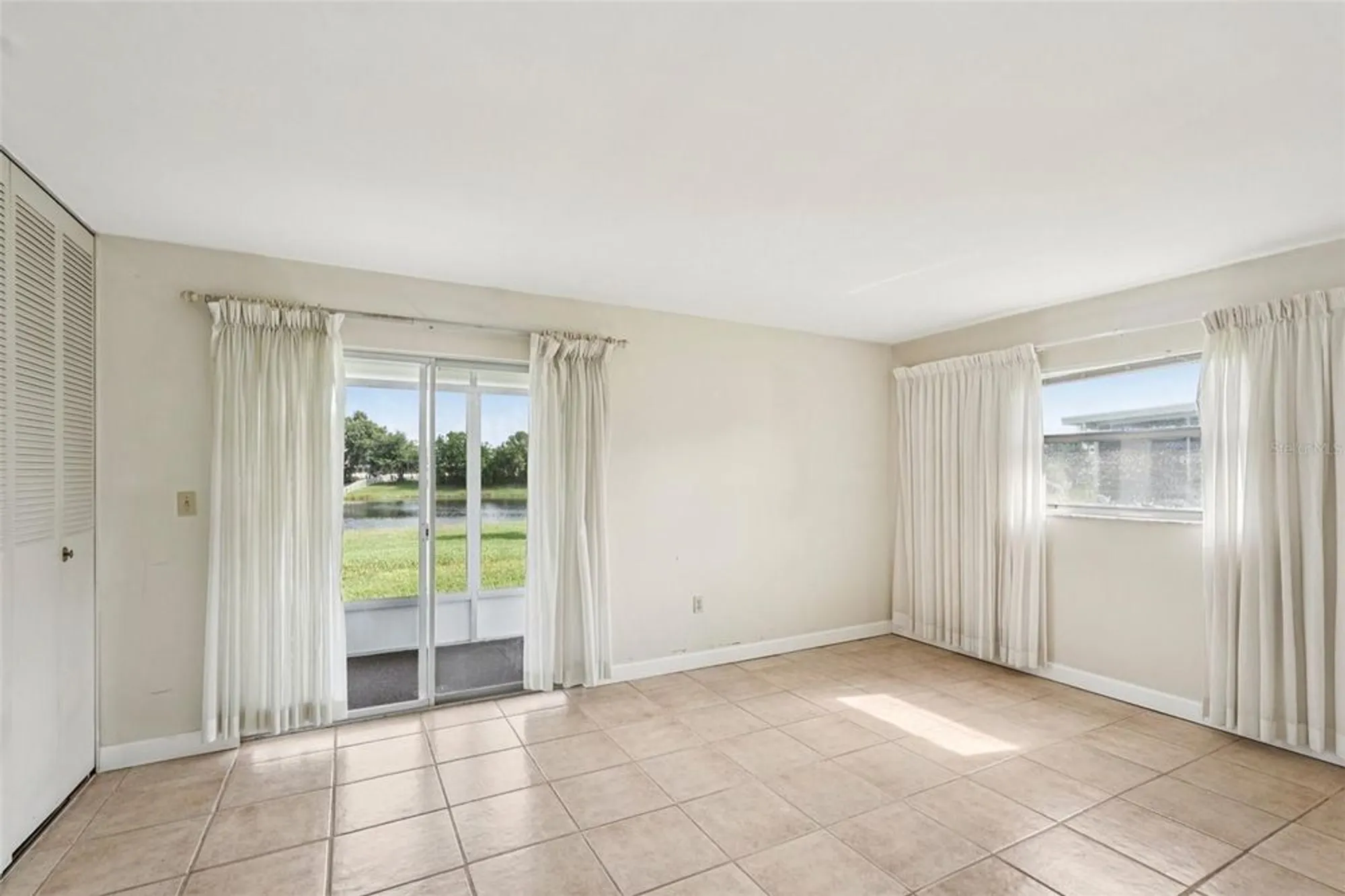 Property Slideshow image 16 of 50 | 201 kings blvd 19, Sun City Center, FL, 33573