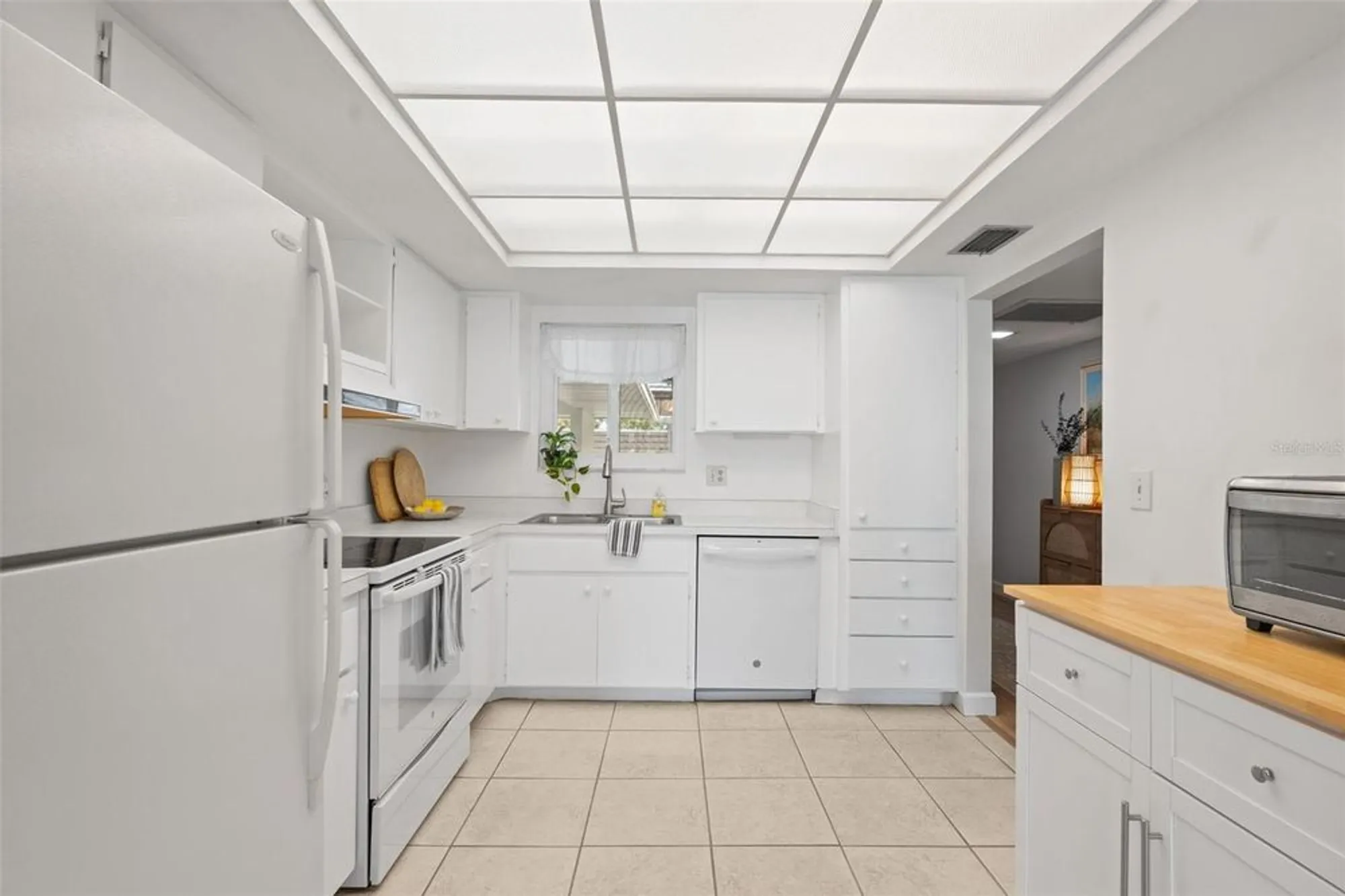 Property Slideshow image 13 of 42 | 3952 ashwood ln 37, Sarasota, FL, 34232