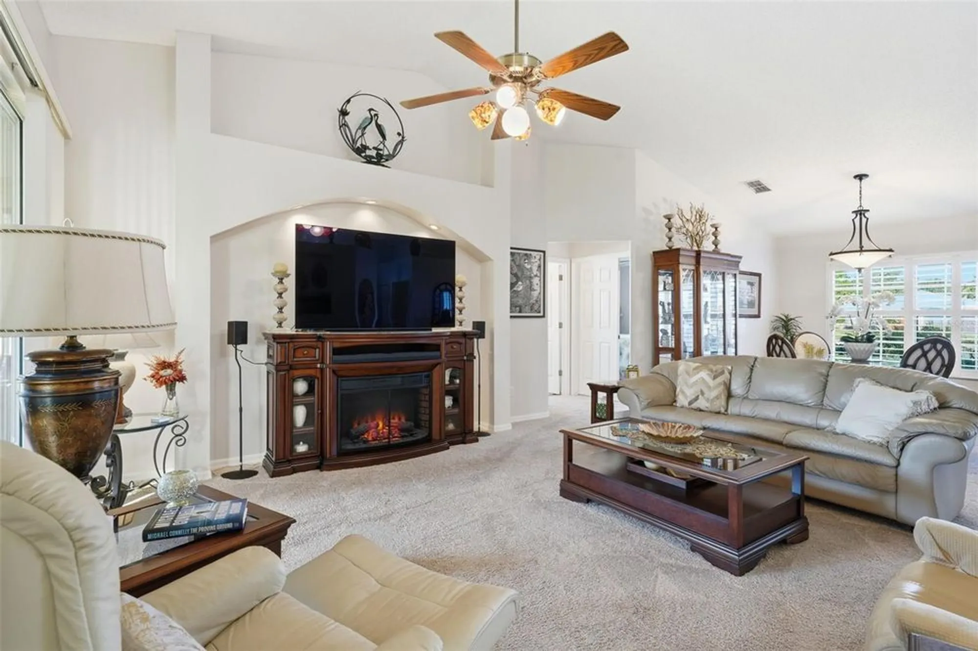 Property Slideshow image 20 of 65 | 25233 lost oak cir, Leesburg, FL, 34748