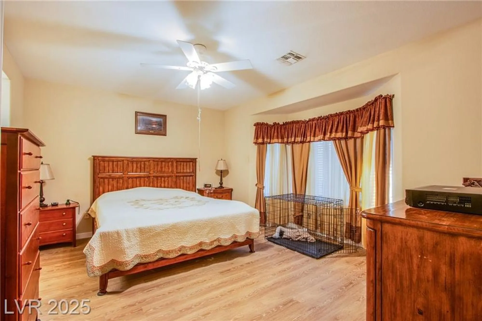 Property Slideshow image 21 of 31 | 2581 evansville ave, Henderson, NV, 89052