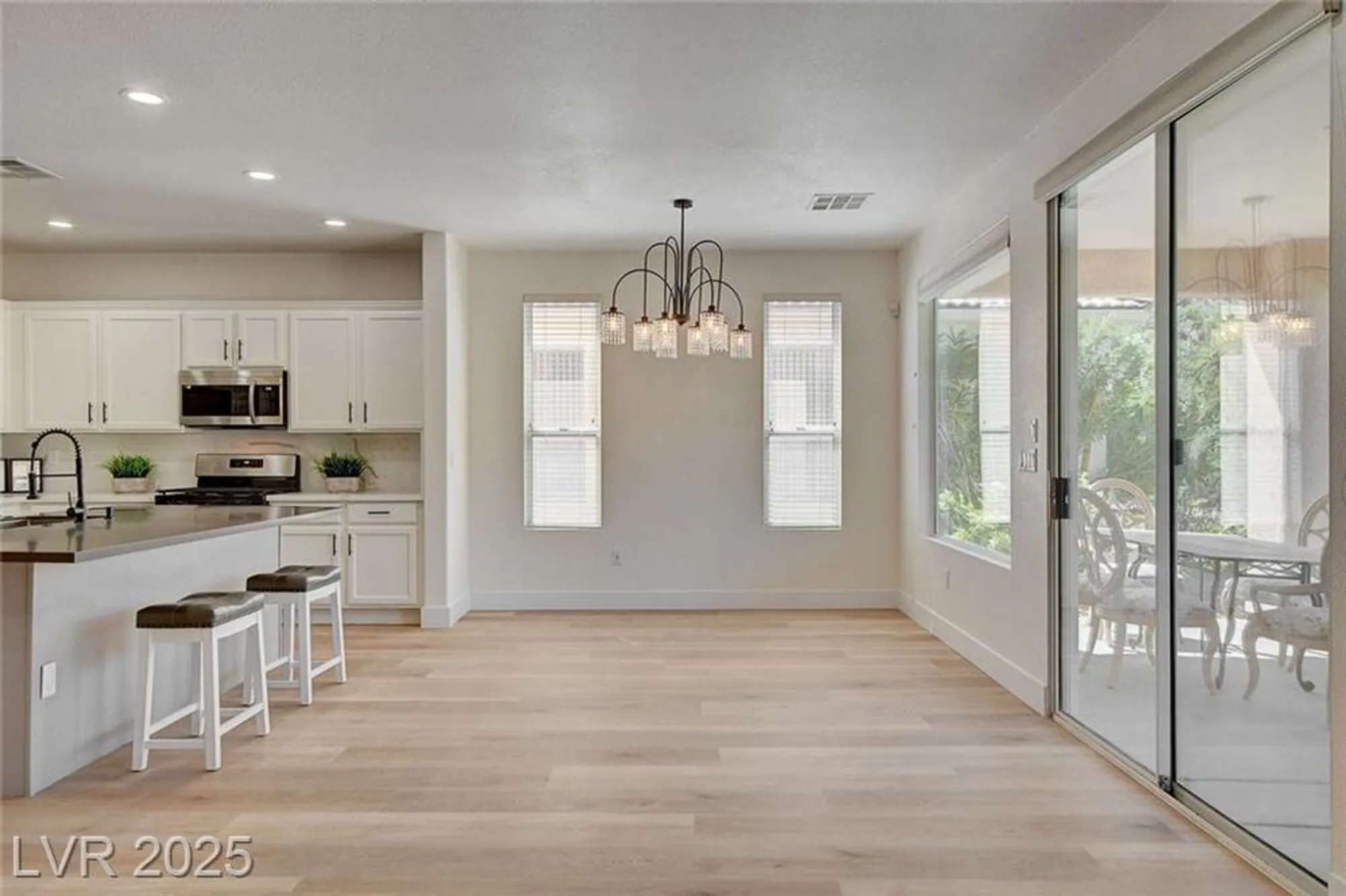 Property Slideshow image 4 of 48 | 4379 bella cascada st, Las Vegas, NV, 89135