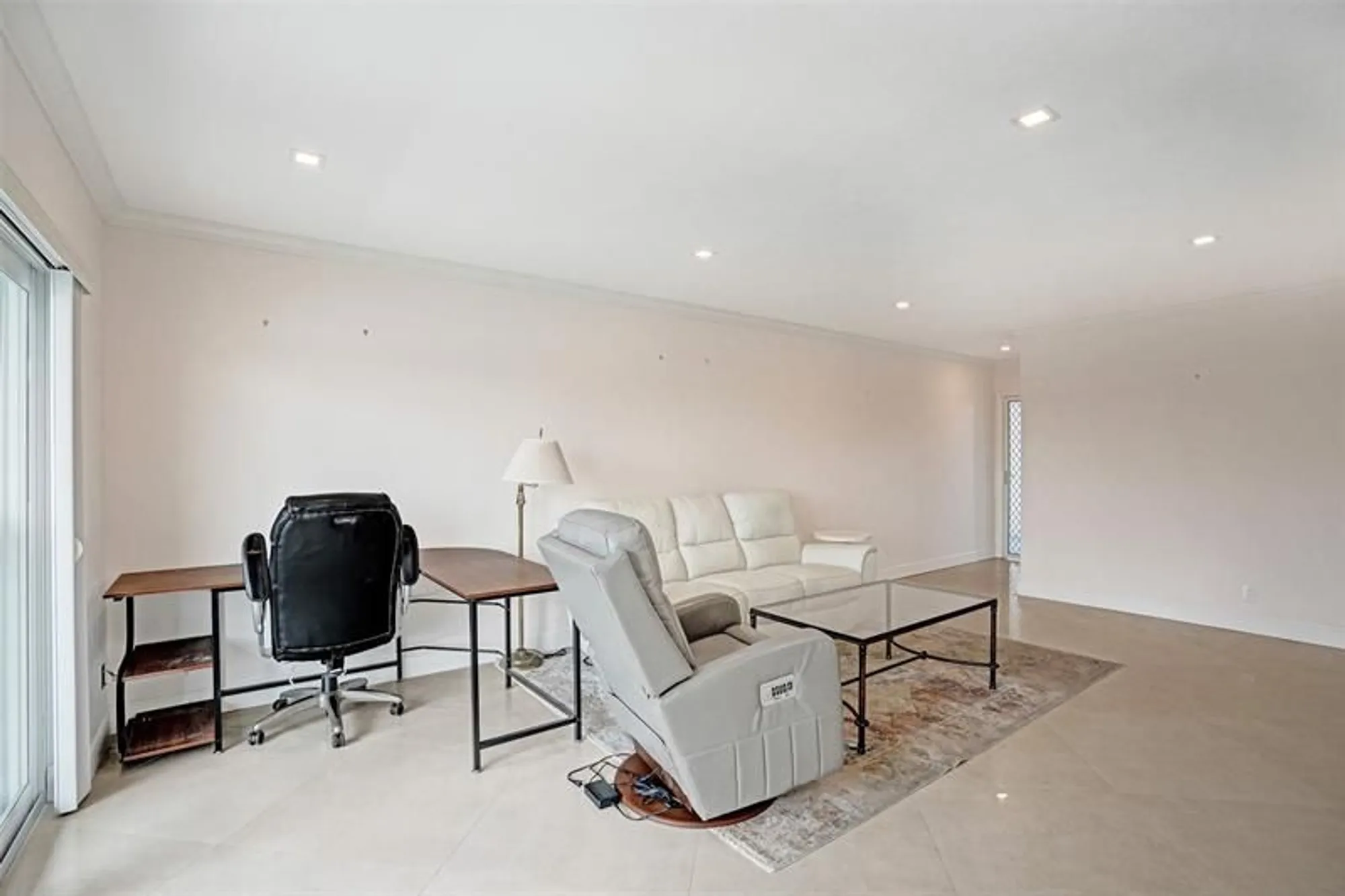 Property Slideshow image 17 of 49 | 1001 n riverside dr 304, Pompano Beach, FL, 33062