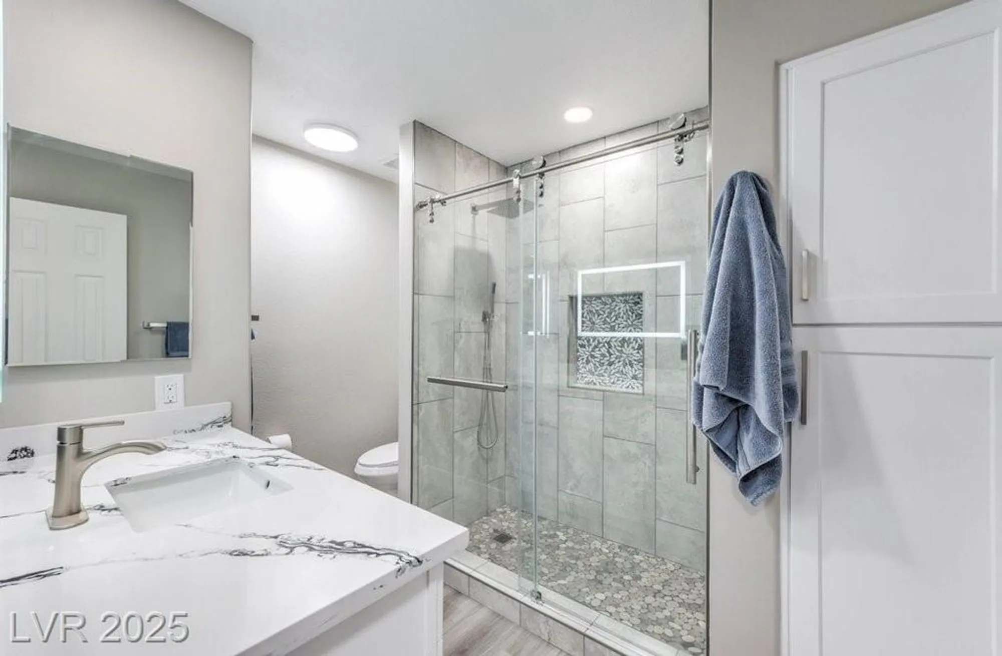 Property Slideshow image 38 of 63 | 5433 honey mesquite ln, Las Vegas, NV, 89130