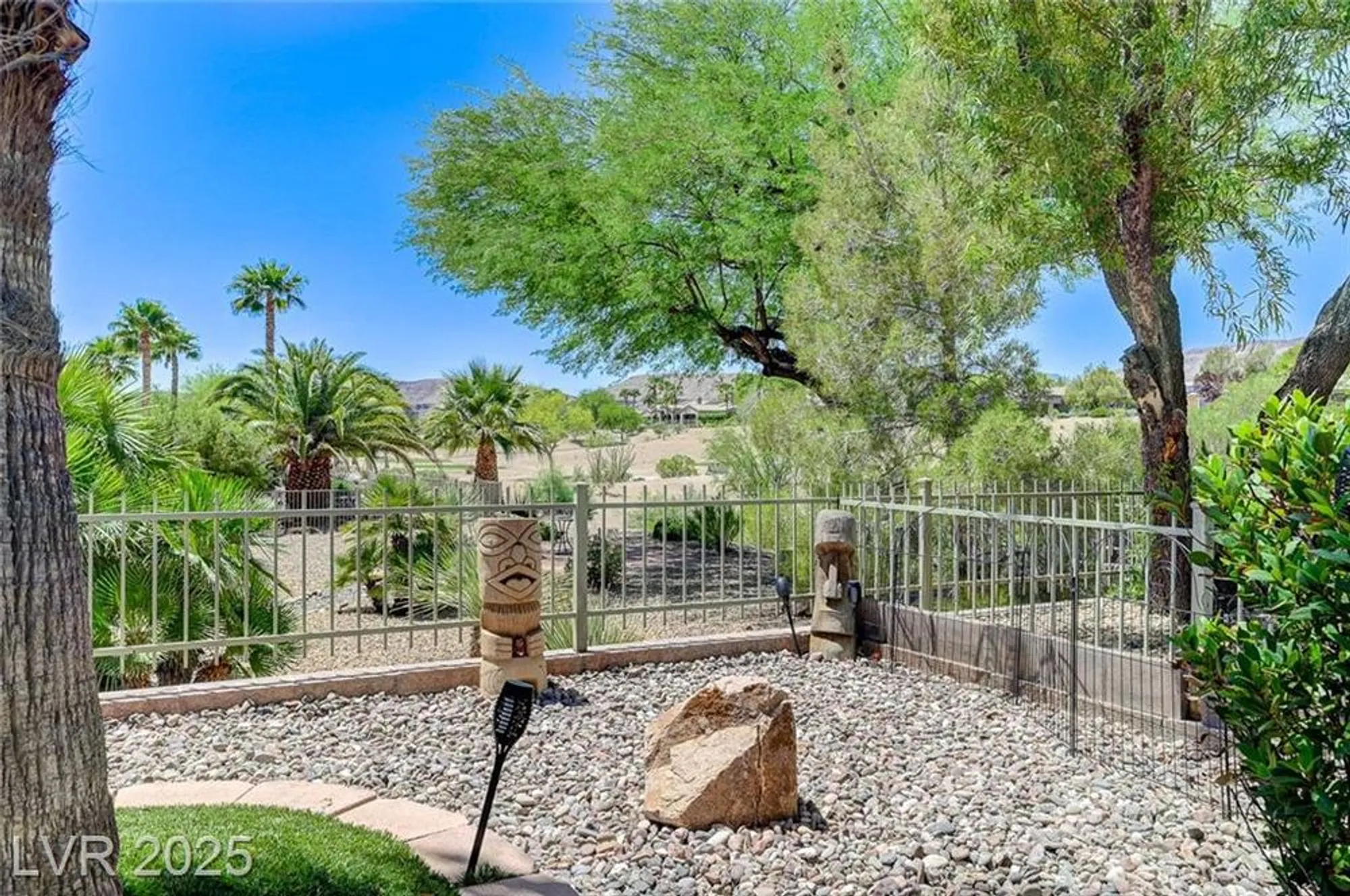 Property Slideshow image 20 of 47 | 10237 andante ct, Las Vegas, NV, 89135