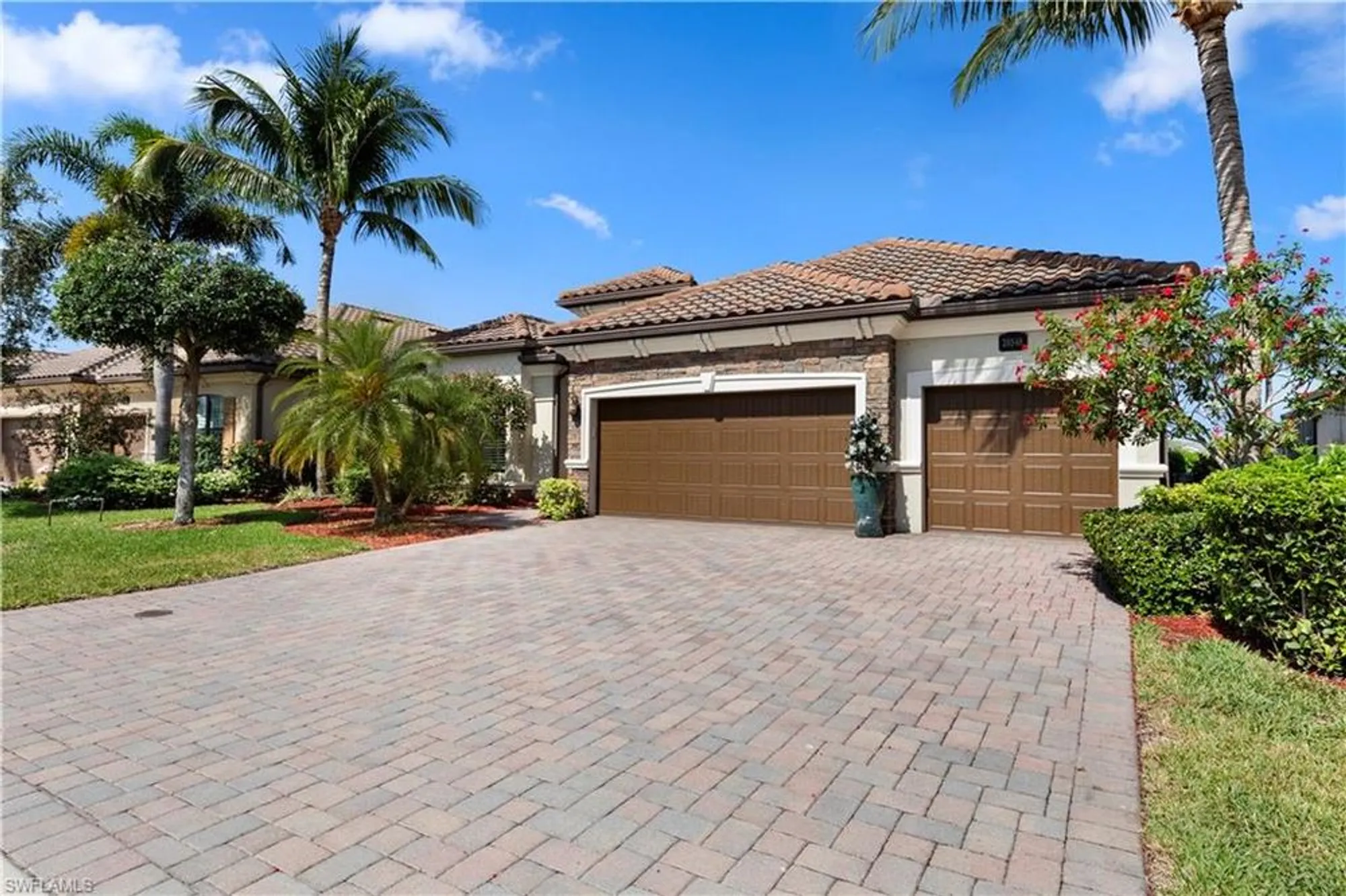 Property Slideshow image 30 of 47 | 28548 longford ct, Bonita Springs, FL, 34135