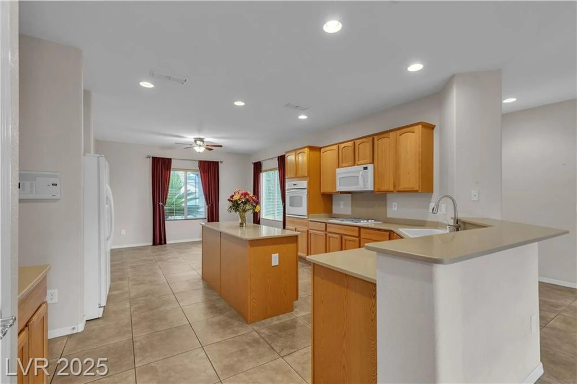 Property Slideshow image 12 of 52 | 2244 savannah river st, Henderson, NV, 89044