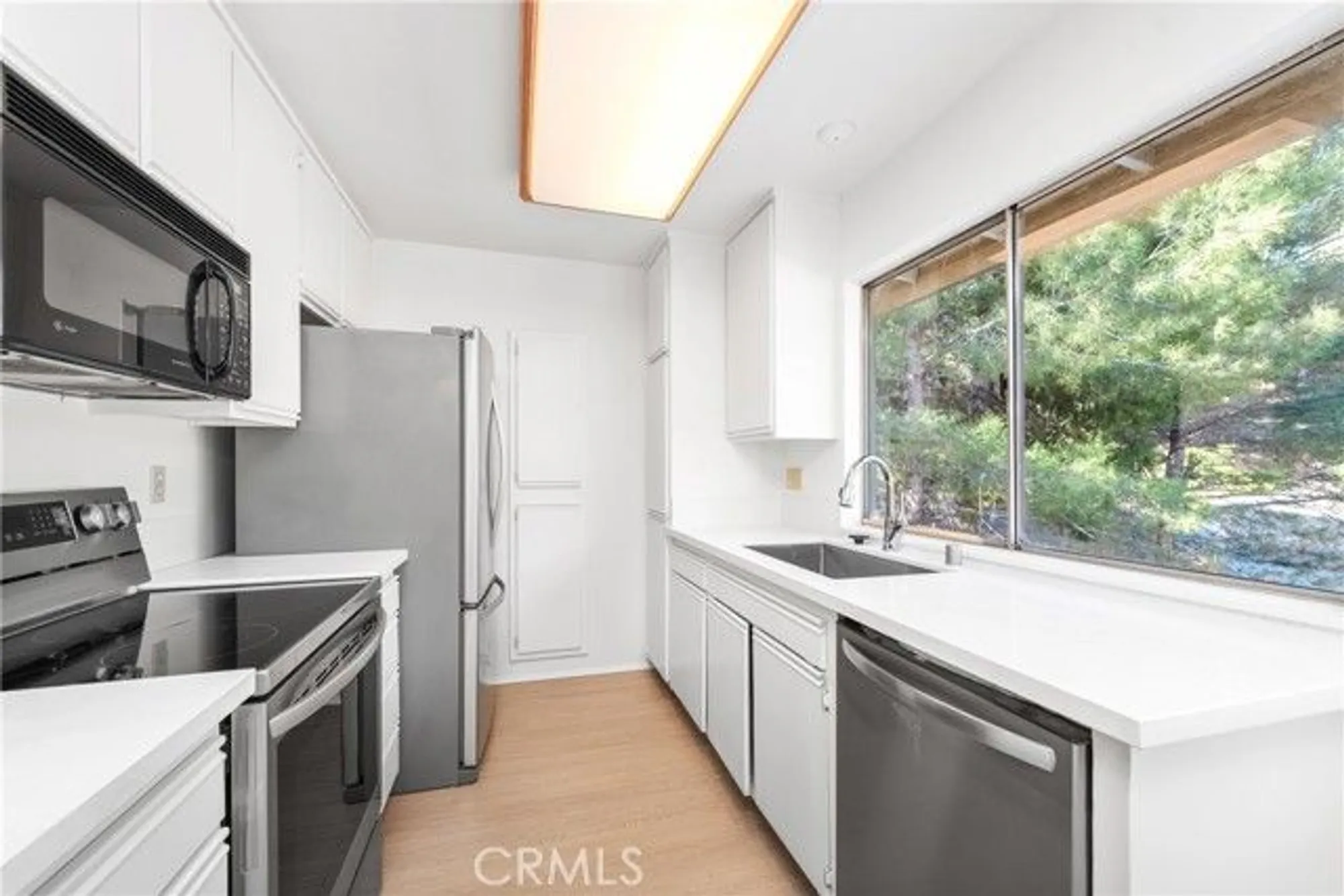 Property Slideshow image 11 of 41 | 19828 spanish oak dr, Newhall, CA, 91321