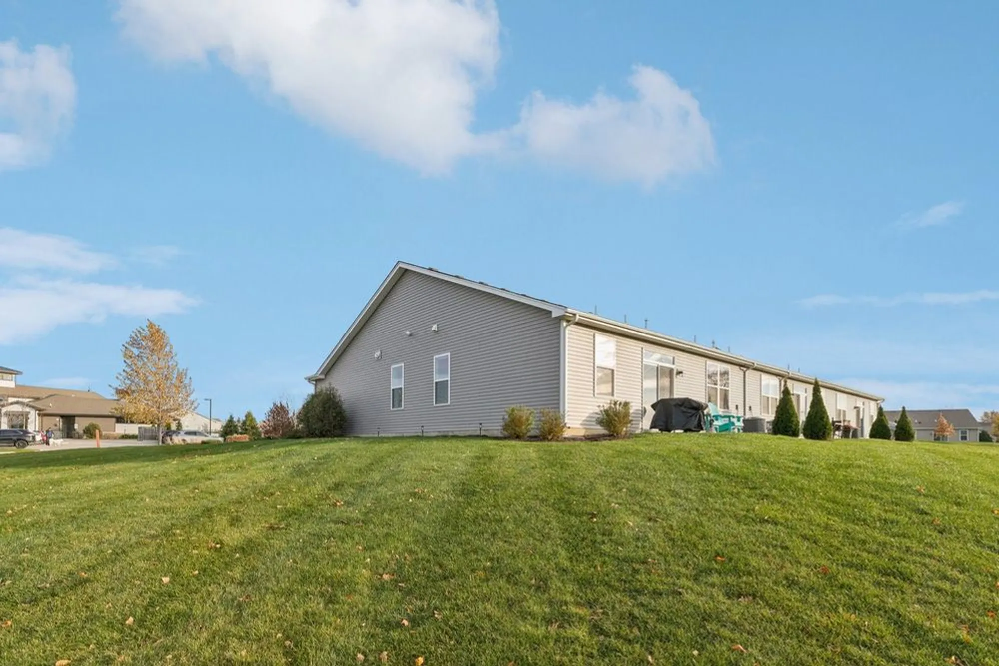 Property Slideshow image 28 of 48 | 952 darwin st, North Aurora, IL, 60542