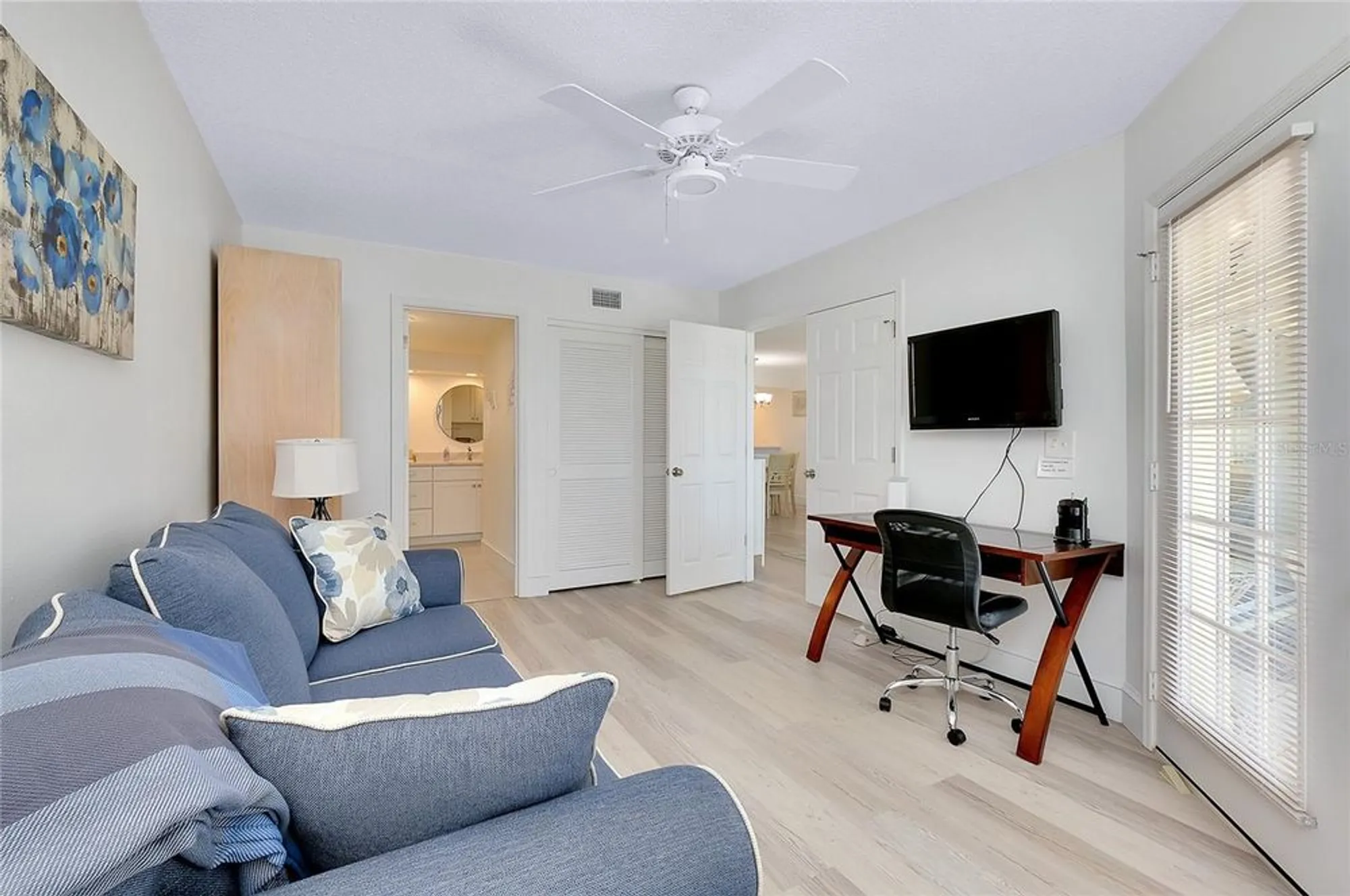 Property Slideshow image 40 of 68 | 433 cerromar ln 430, Venice, FL, 34293