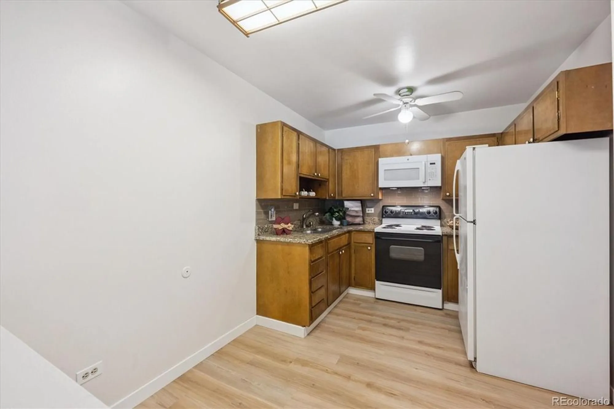 Property Slideshow image 5 of 49 | 675 s clinton st 4b, Denver, CO, 80247