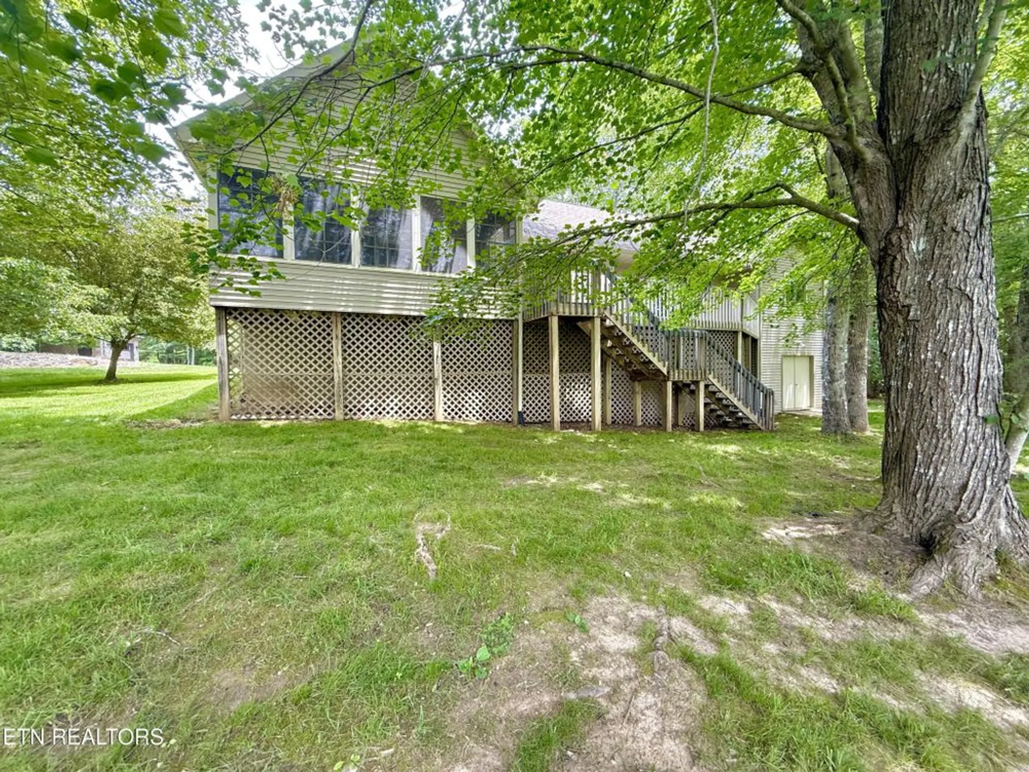 Property Slideshow image 43 of 55 | 17 kenwood ct, Crossville, TN, 38558