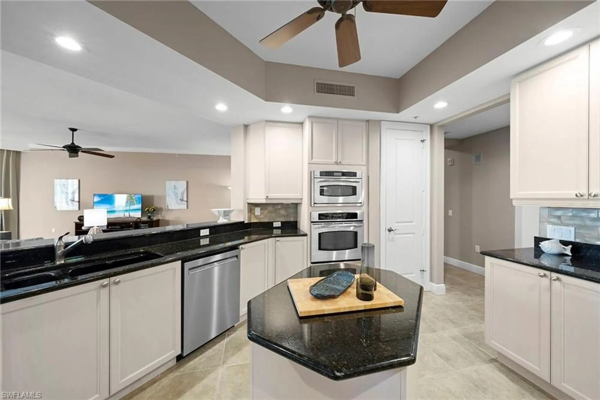 Property Slideshow image 12 of 50 | 24031 via castella dr 1302, Bonita Springs, FL, 34134