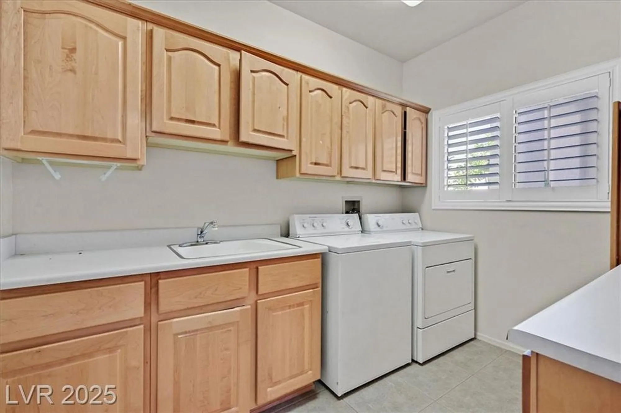 Property Slideshow image 19 of 34 | 10409 shoalhaven dr, Las Vegas, NV, 89134