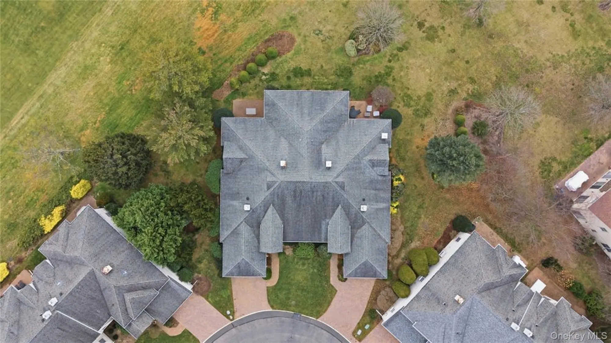 Property Slideshow image 23 of 24 | 159 altessa blvd, Melville, NY, 11747