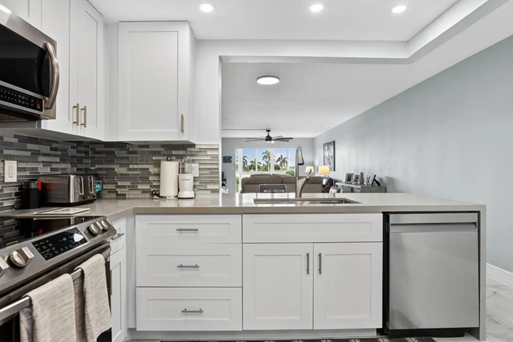 Property Slideshow image 5 of 44 | 3302 aruba way b4, Coconut Creek, FL, 33066