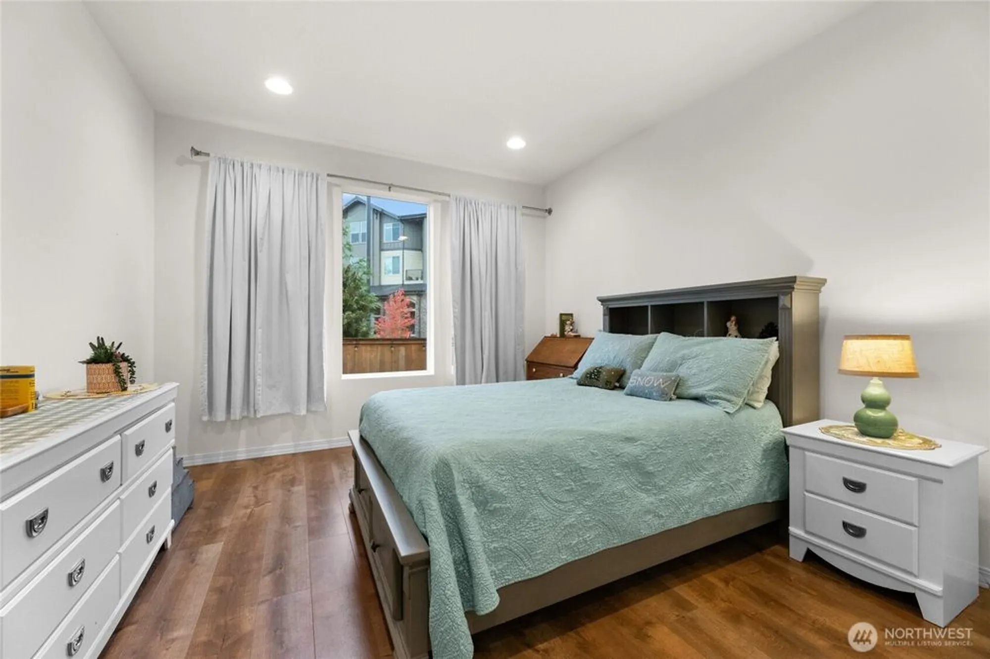 Property Slideshow image 18 of 33 | 22701 se 237th pl, Maple Valley, WA, 98038