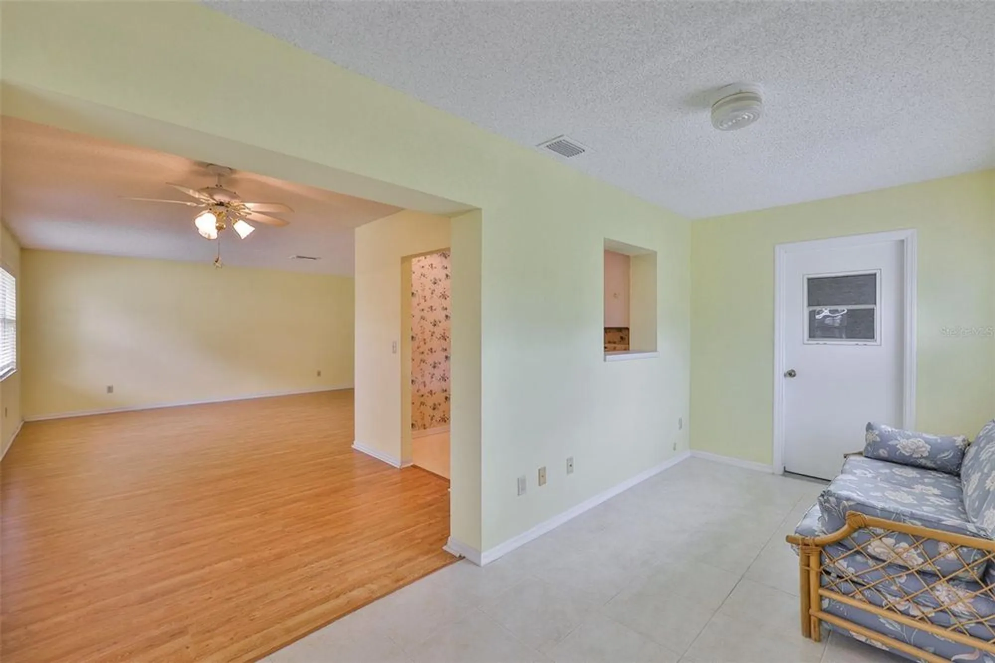 Property Slideshow image 11 of 49 | 1908 canterbury ln 20, Sun City Center, FL, 33573