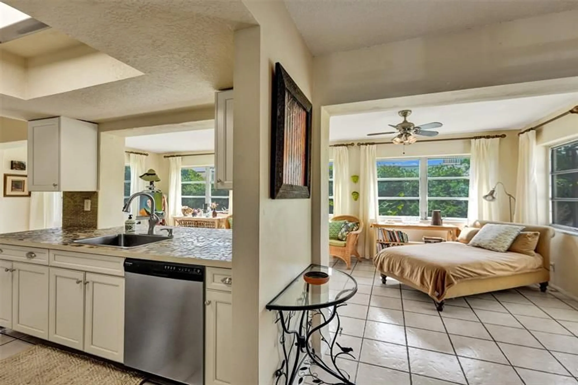 Property Slideshow image 18 of 46 | 4712 nw 41st ave, Lauderdale Lakes, FL, 33319