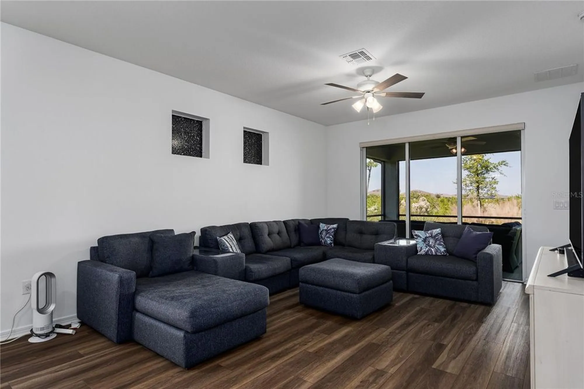 Property Slideshow image 6 of 40 | 10641 spring tide way, Parrish, FL, 34219