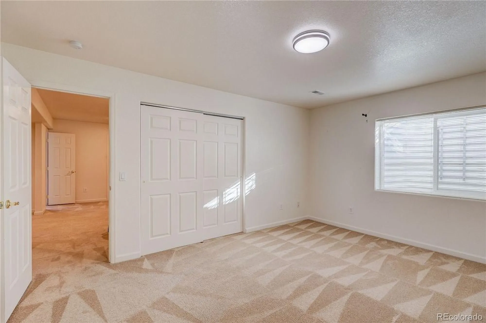 Property Slideshow image 33 of 45 | 22460 e heritage pkwy, Aurora, CO, 80016