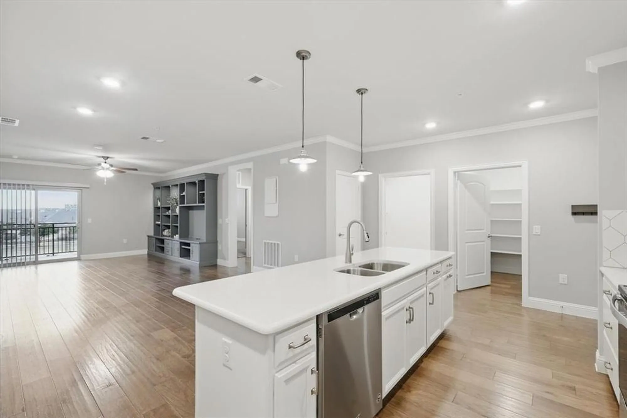 Property Slideshow image 4 of 38 | 1735 wittington pl apt 3308, Dallas, TX, 75234