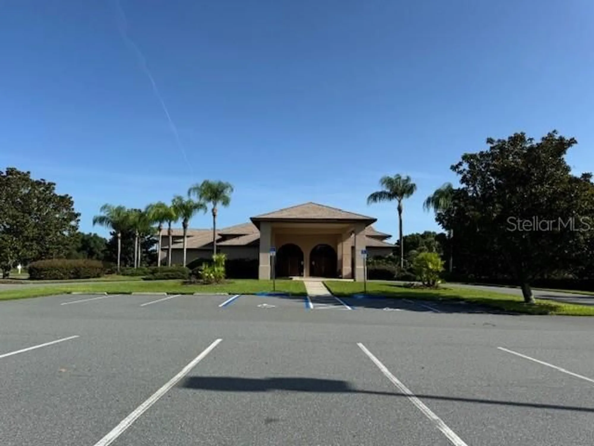 Property Slideshow image 32 of 77 | 20505 queen alexandra dr, Leesburg, FL, 34748