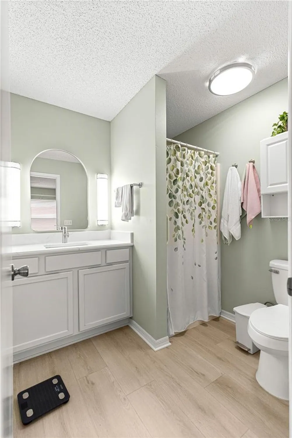 Property Slideshow image 14 of 31 | 729 hernandez dr, The Villages, FL, 32159