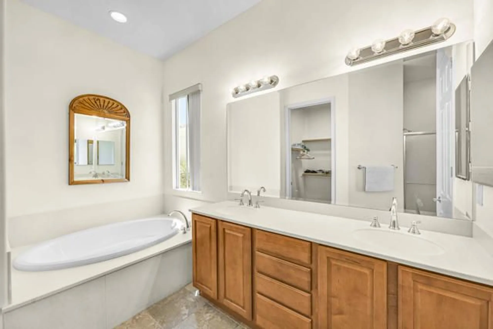 Property Slideshow image 16 of 44 | 40125 calle ebano, Indio, CA, 92203