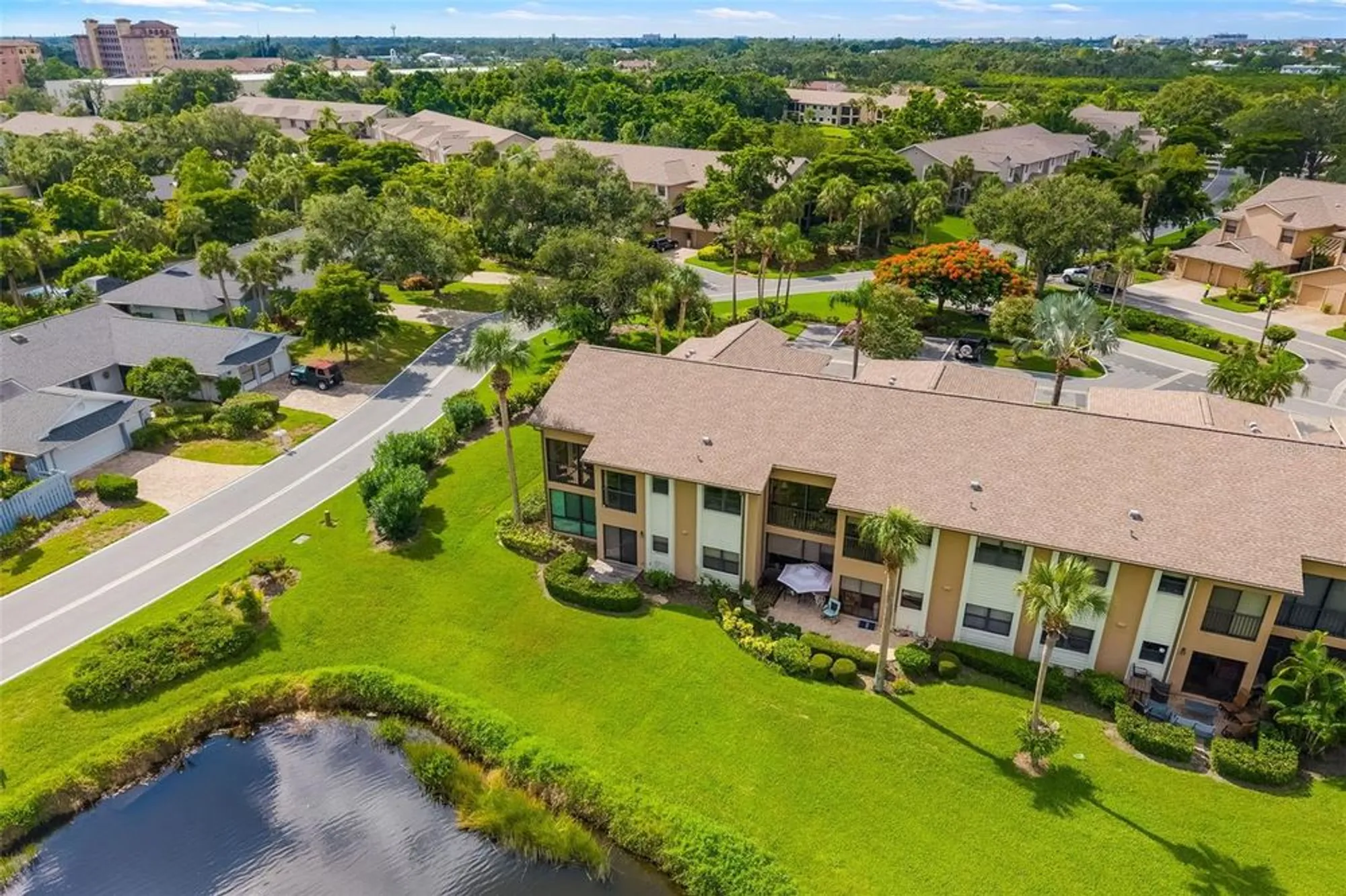 Property Slideshow image 12 of 58 | 5287 heron way 205, Sarasota, FL, 34231