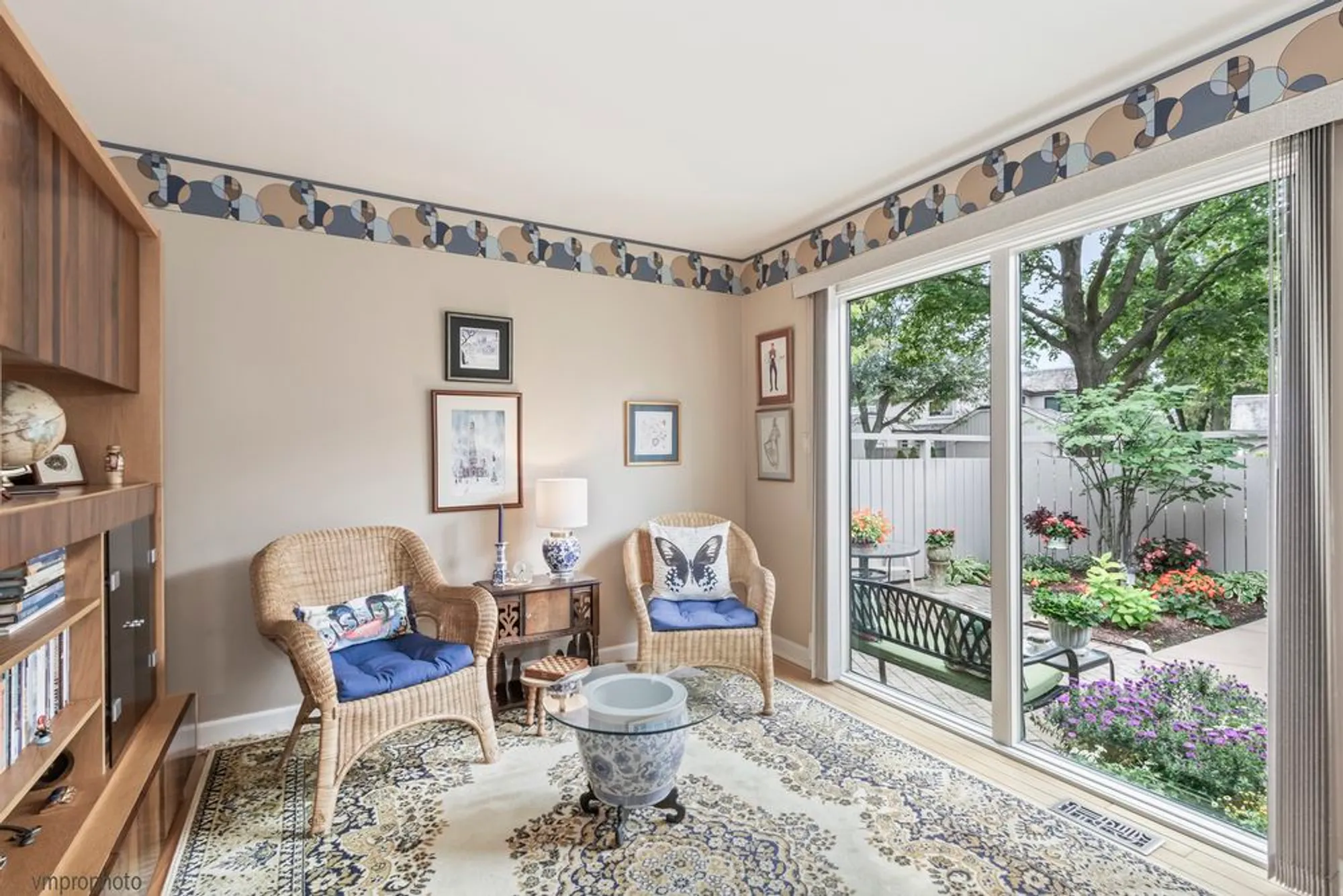 Property Slideshow image 15 of 37 | 68 thornhill ln, Lake Barrington, IL, 60010